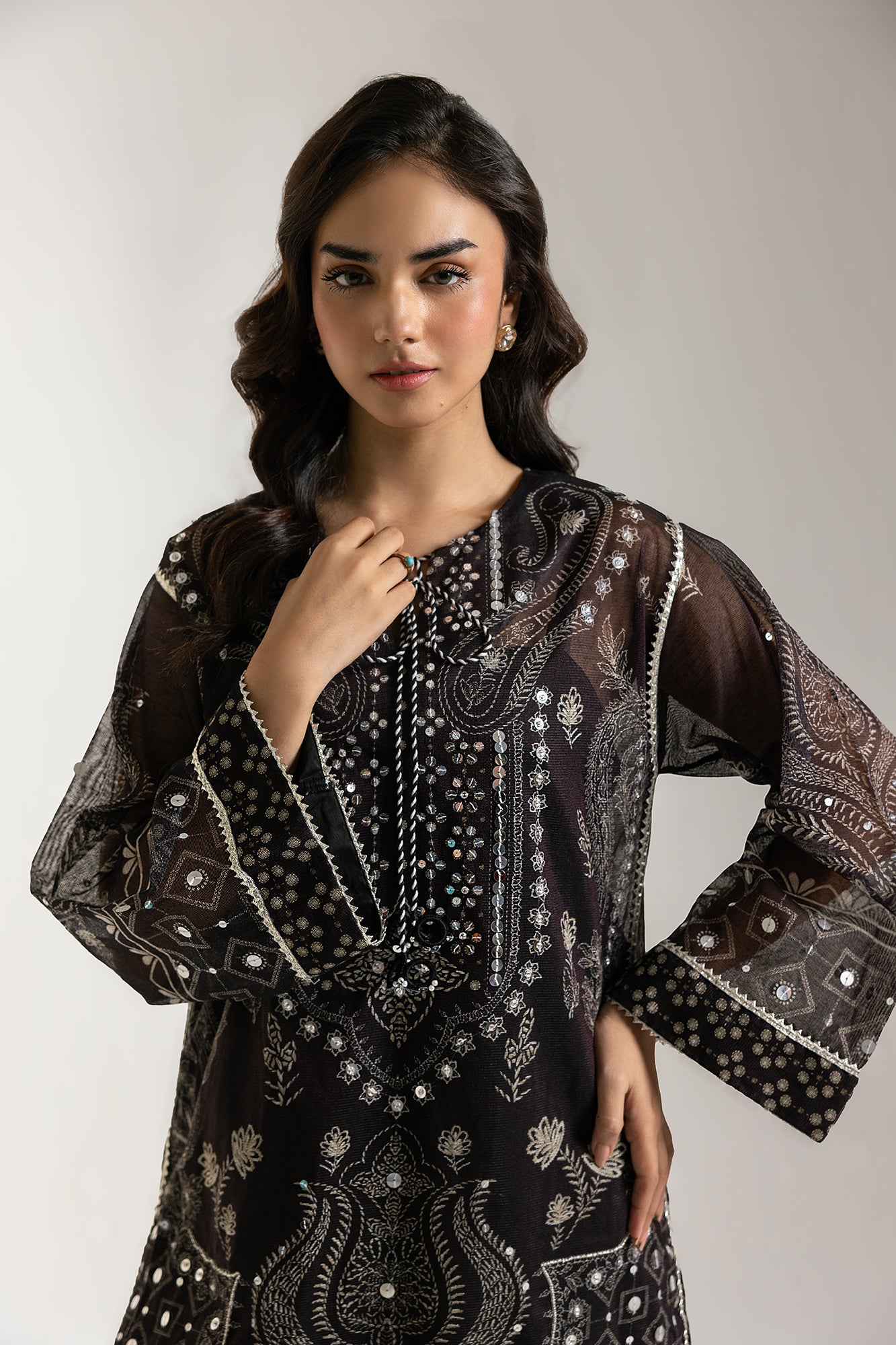 EMBROIDERED SUIT (E3075/103/901)
