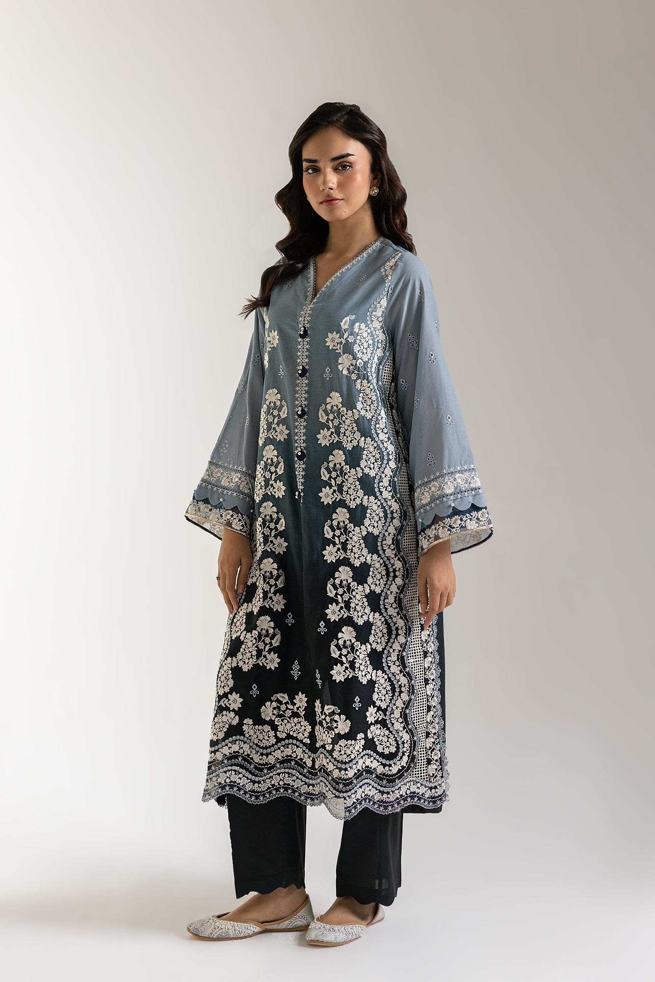 EMBROIDERED SUIT (E3106/103/907)