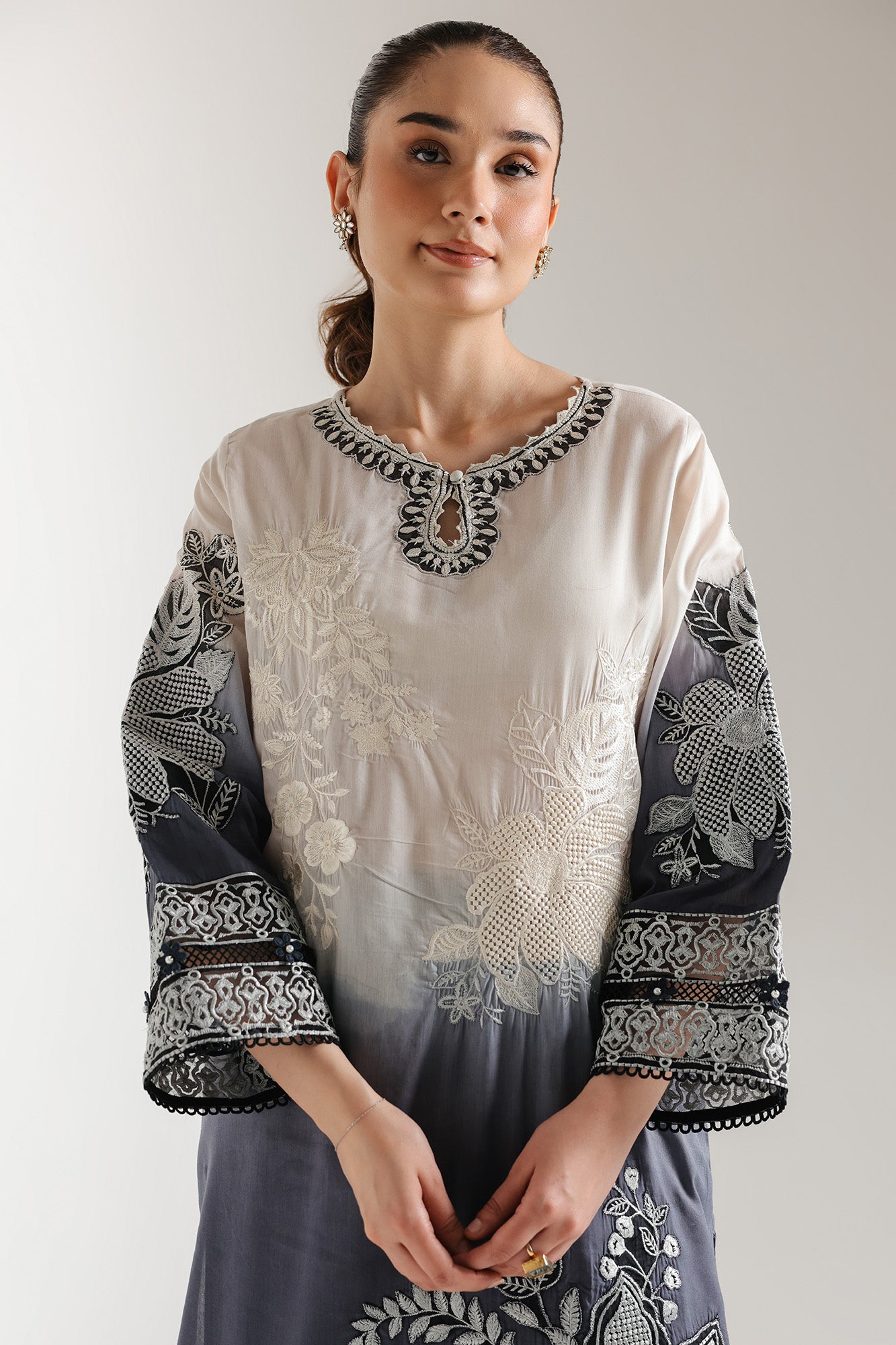 EMBROIDERED SUIT (E3113/103/002)