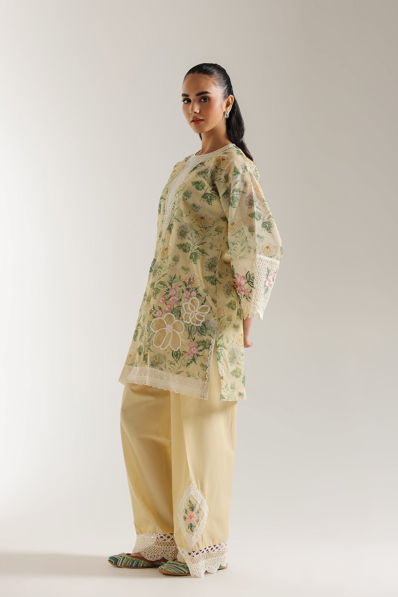 EMBROIDERED SUIT (E103/110/3199)