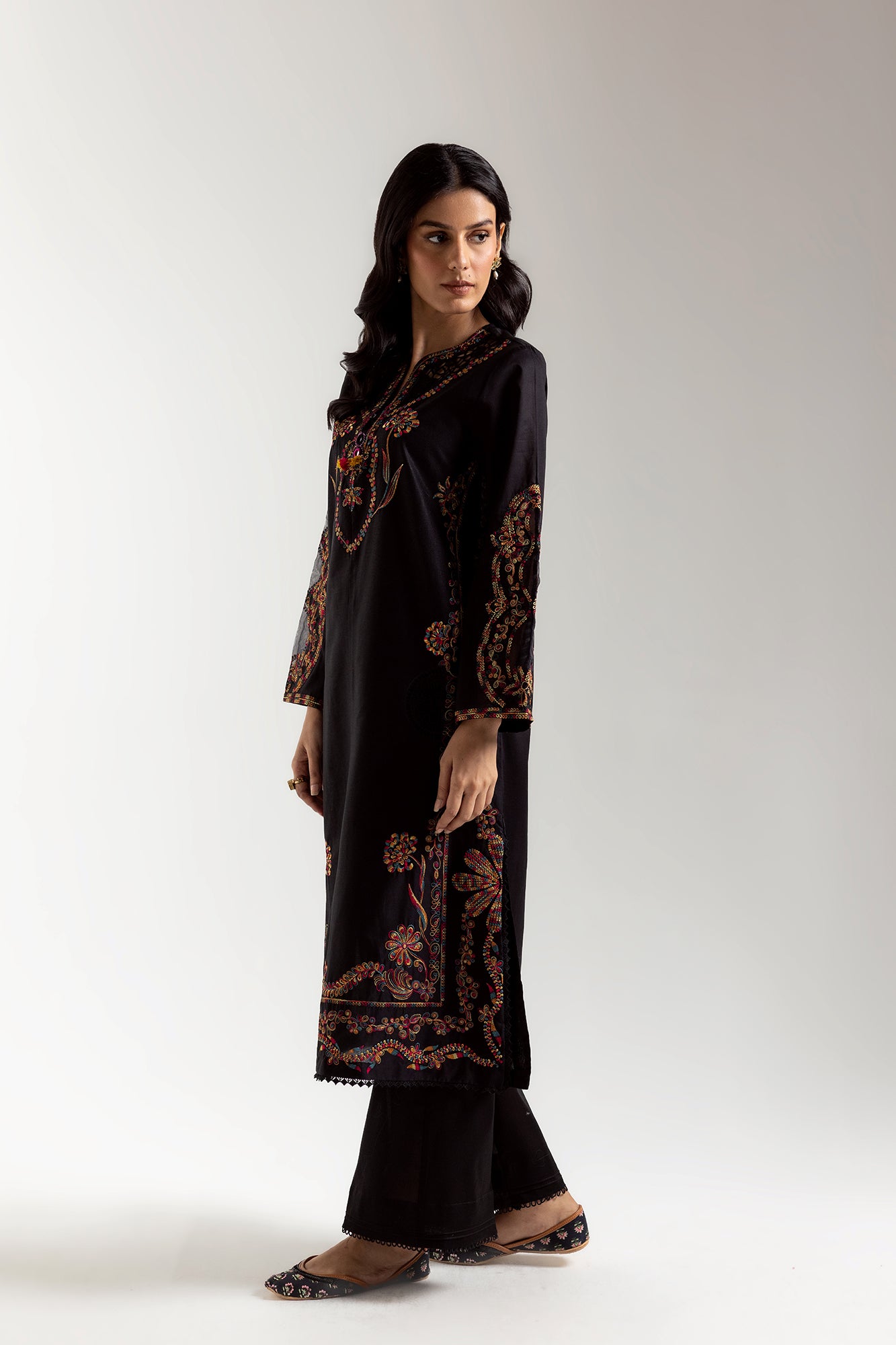 EMBROIDERED SUIT (E3214/103/902)