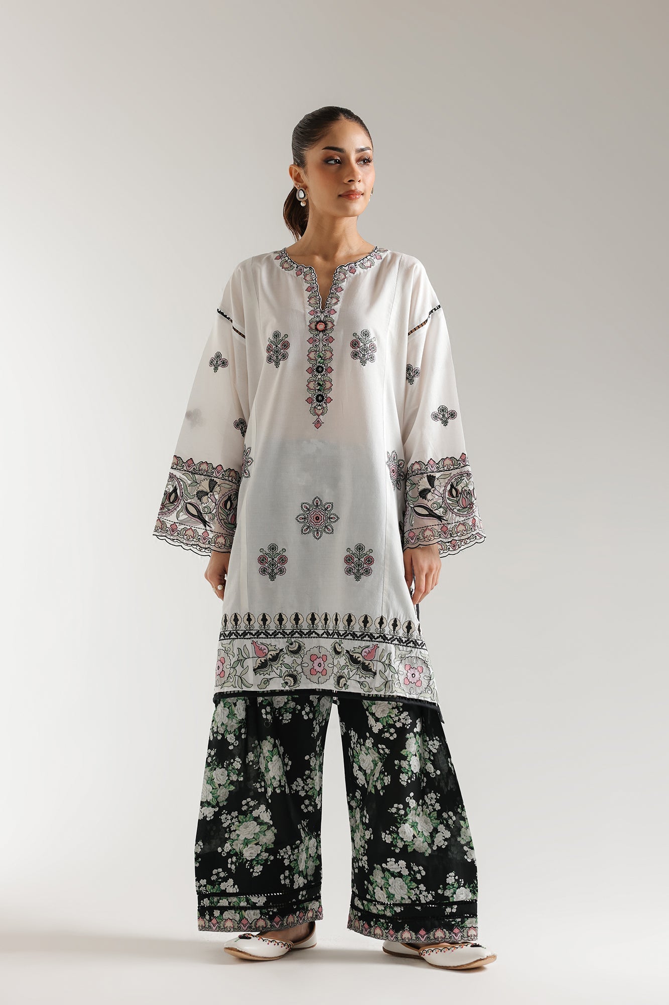 EMBROIDERED SUIT (E103/002/3217)
