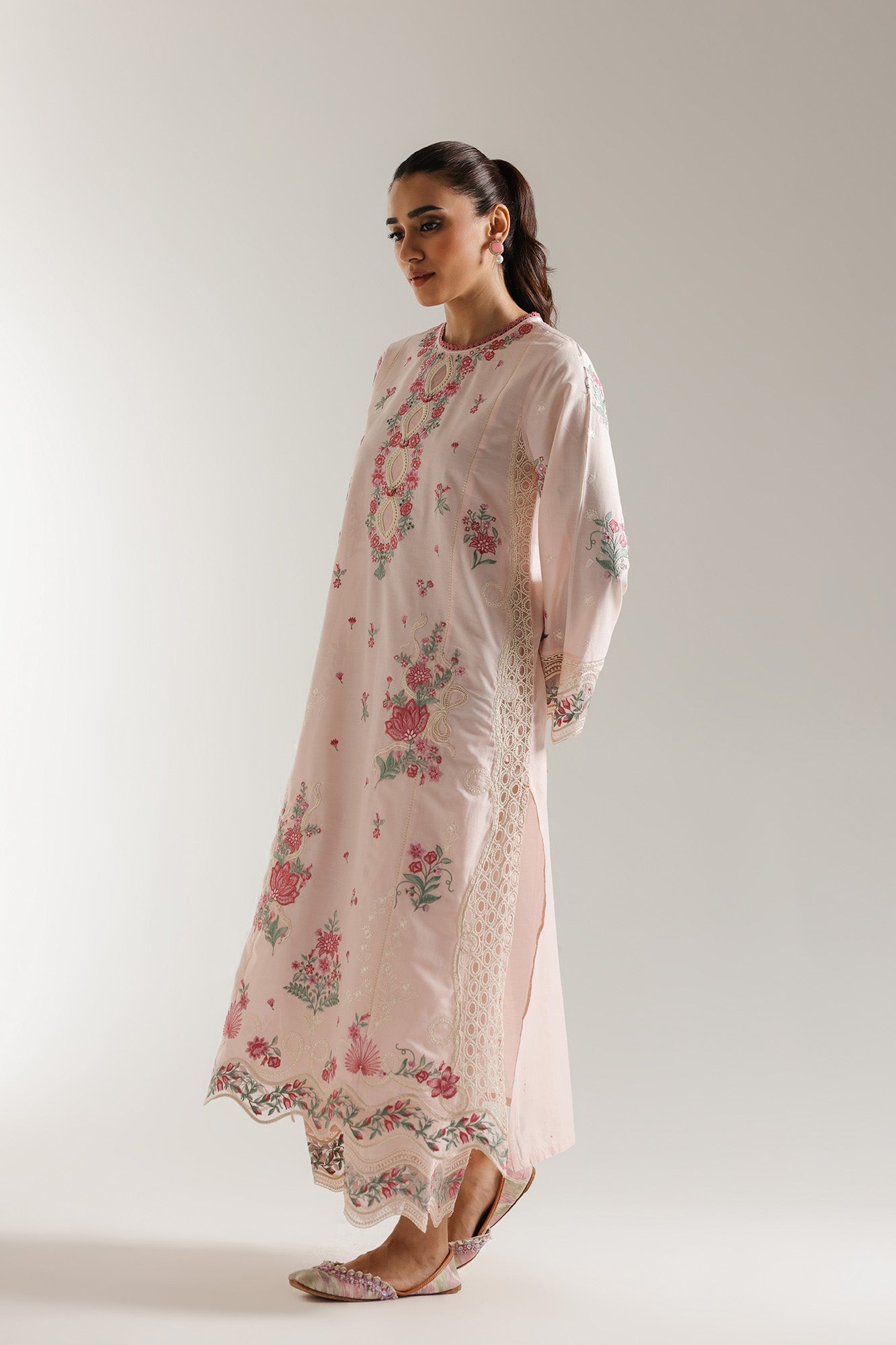 EMBROIDERED SUIT (E103/425/3221)