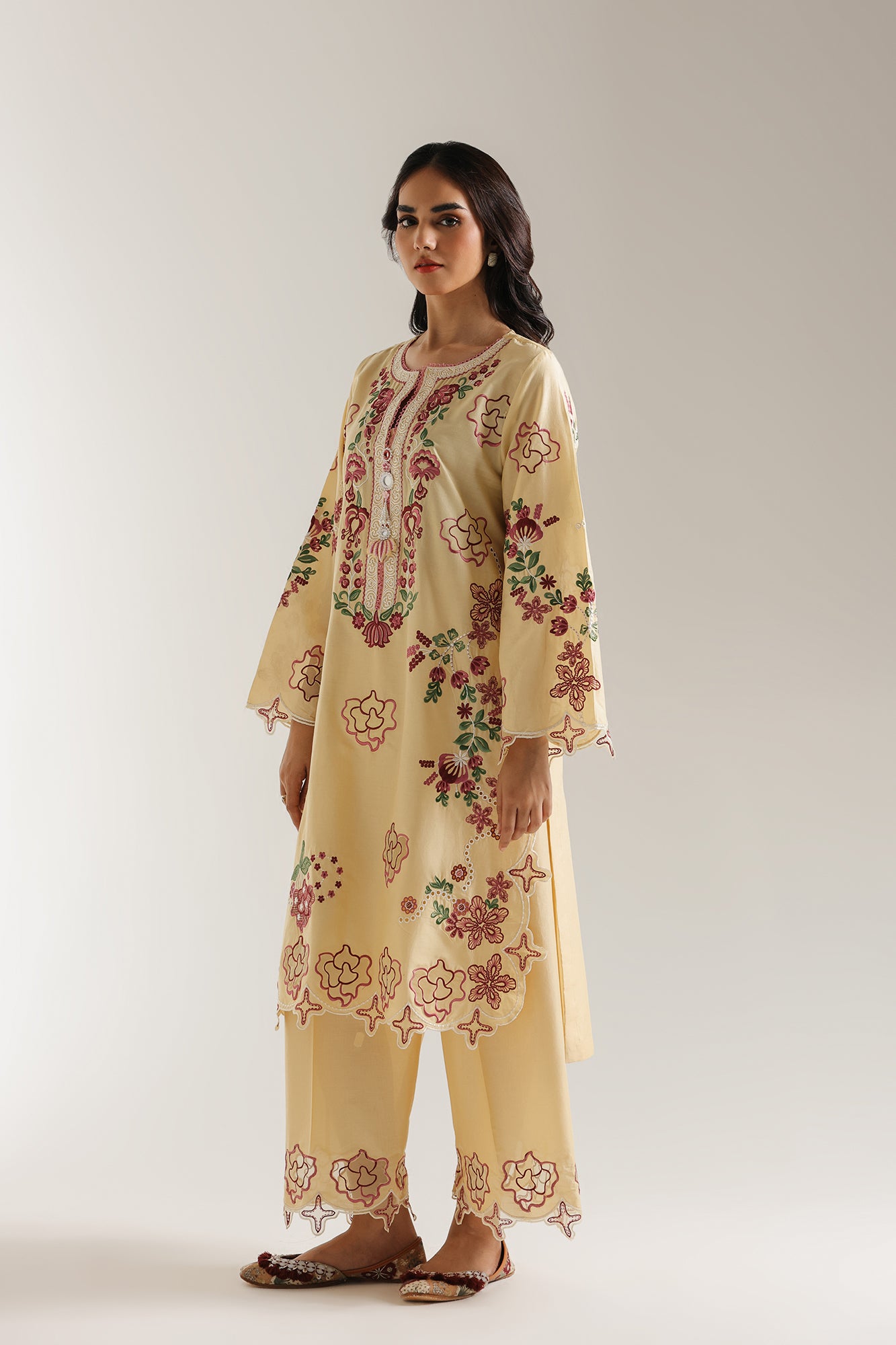 EMBROIDERED SUIT (E103/101/3227)