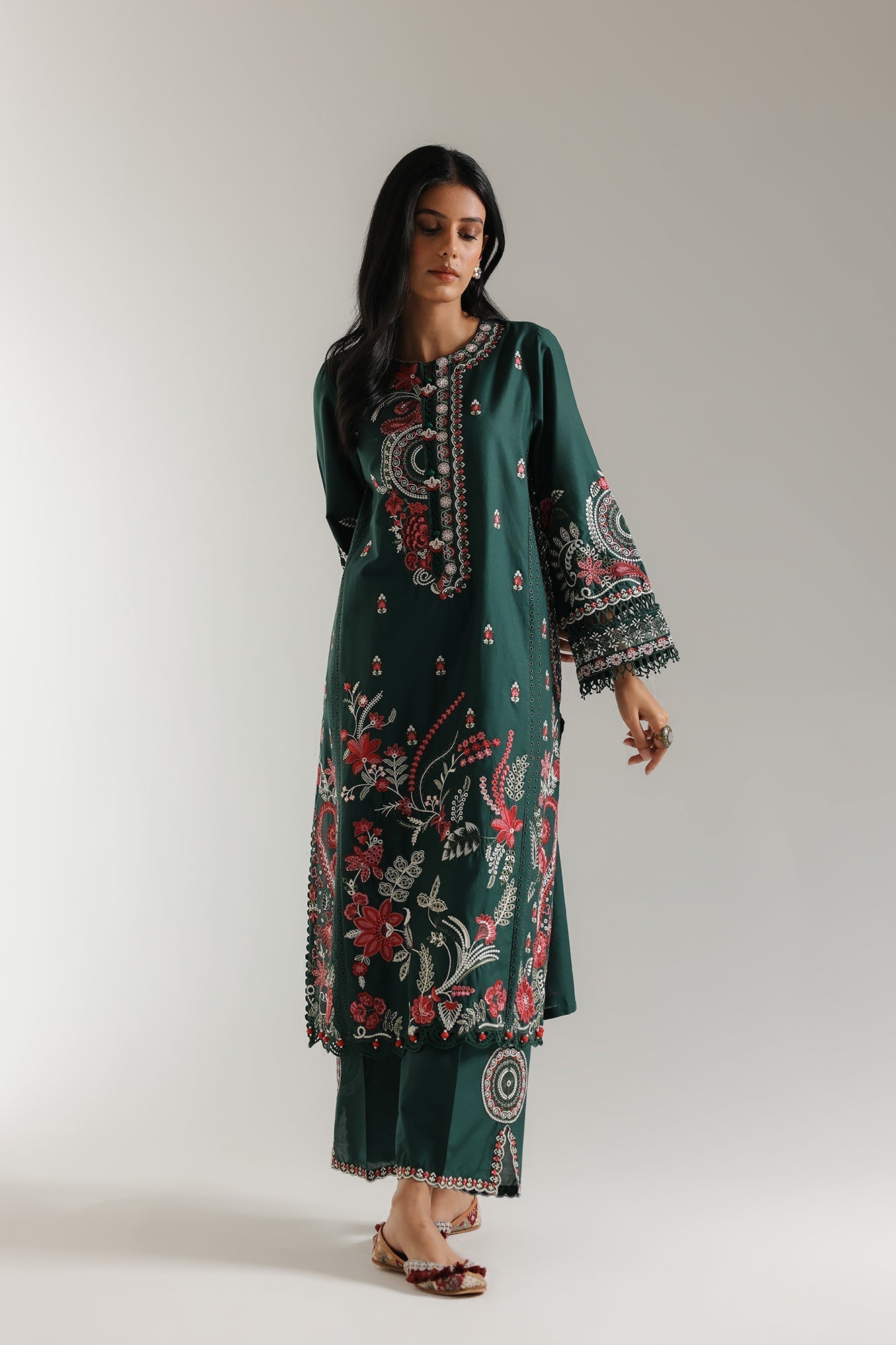 EMBROIDERED SUIT (E103/704/3228)