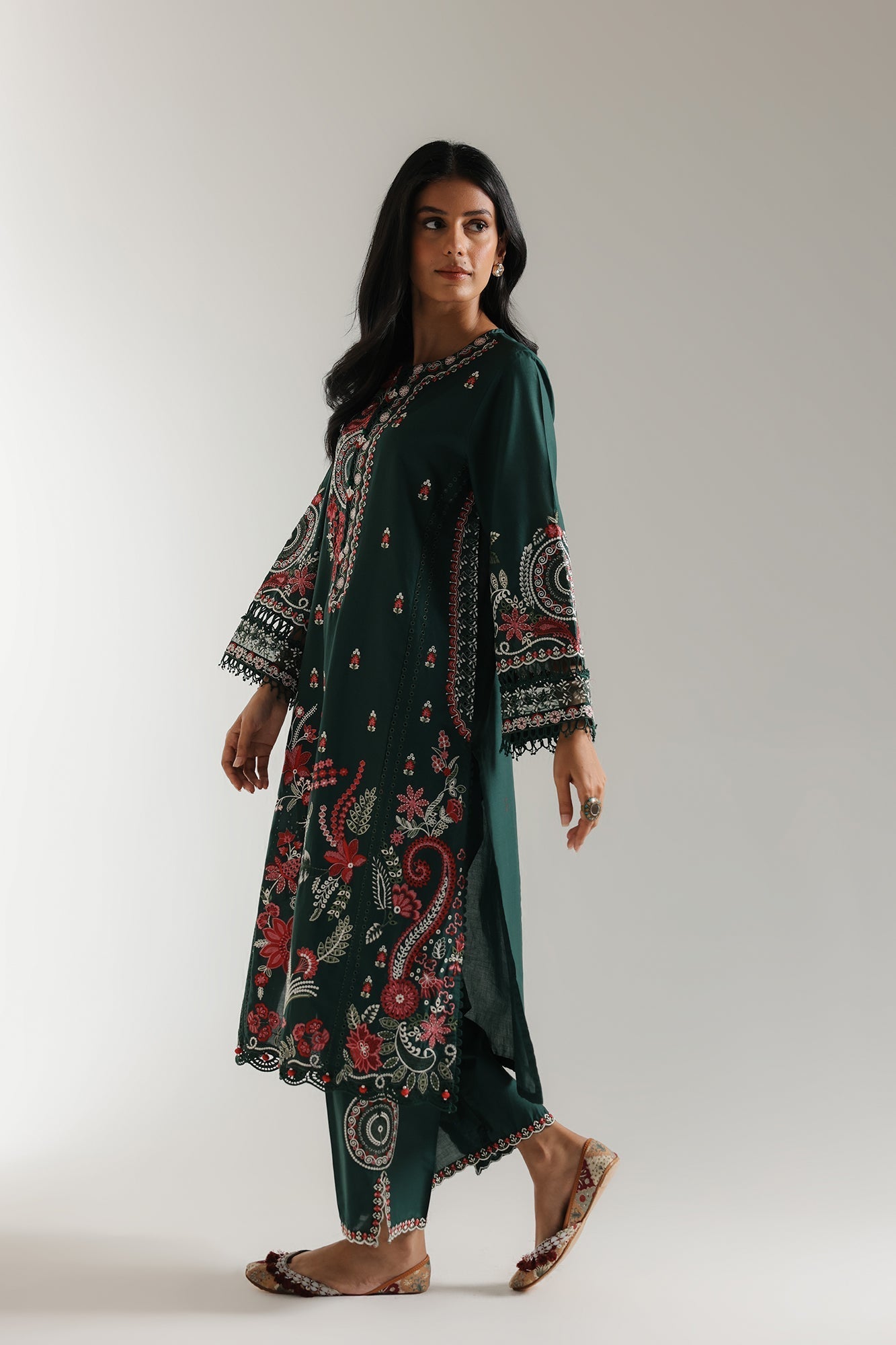 EMBROIDERED SUIT (E103/704/3228)