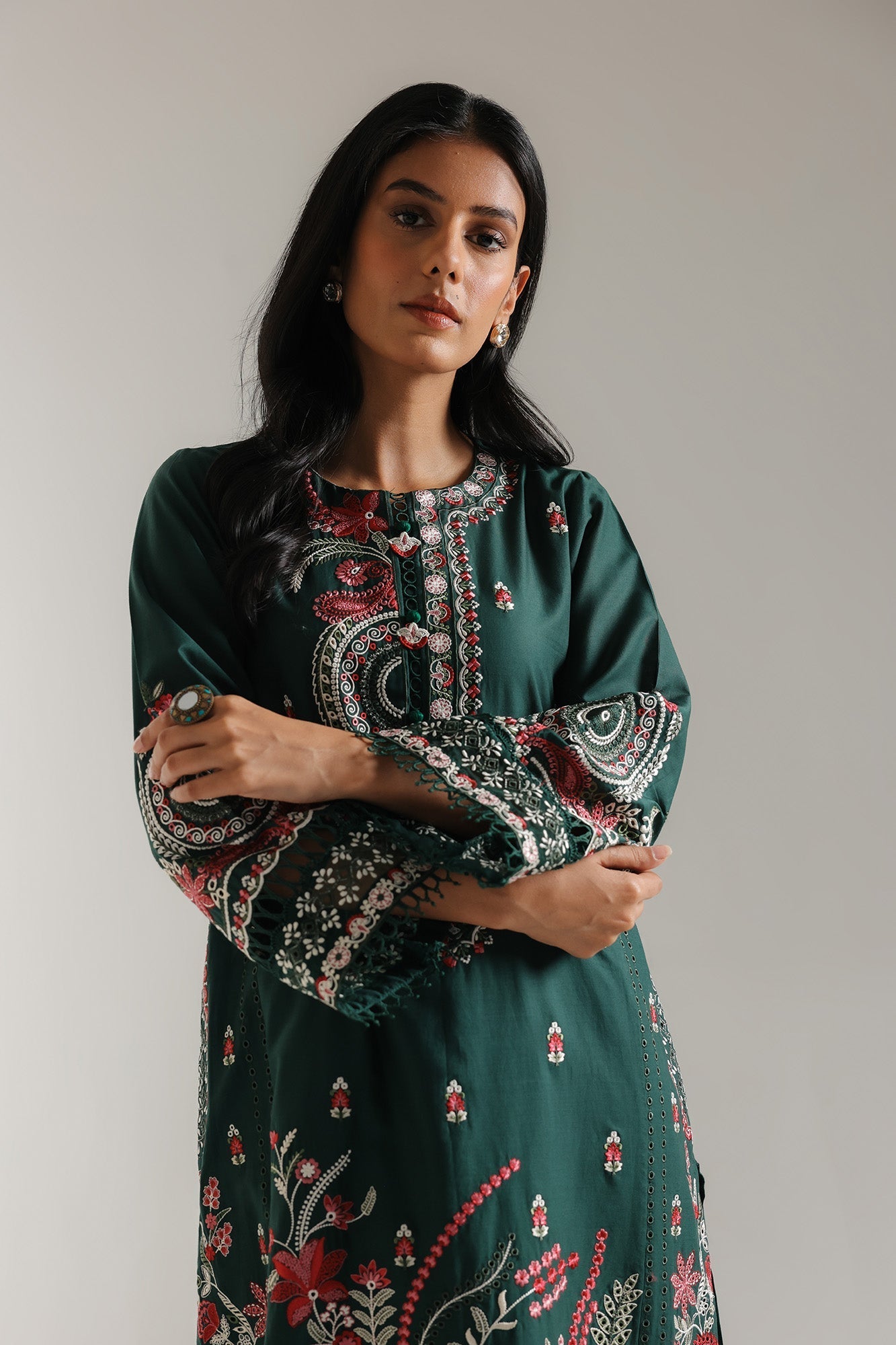 EMBROIDERED SUIT (E103/704/3228)