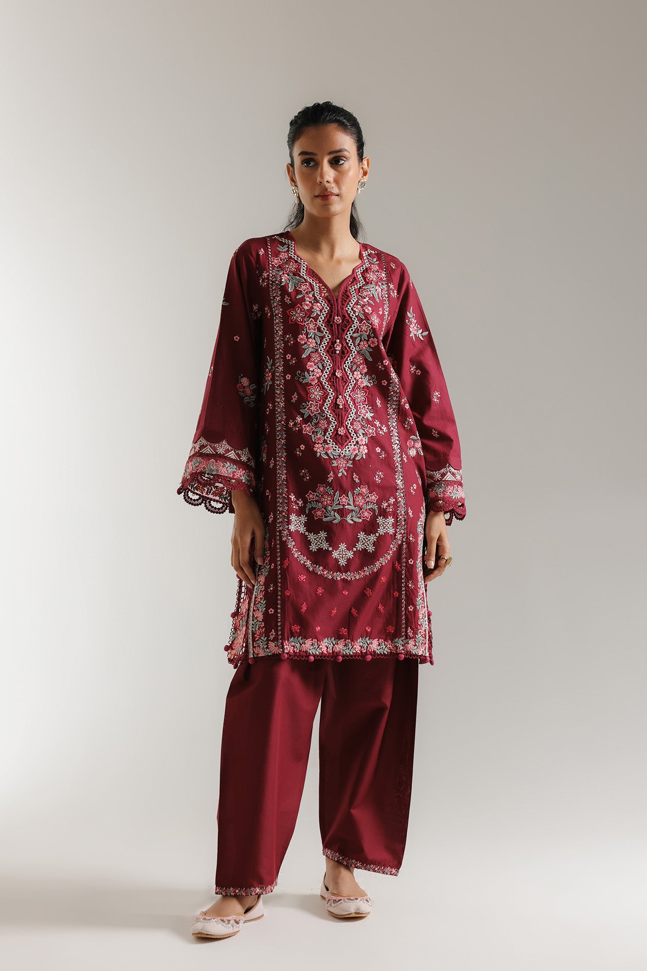 EMBROIDERED SUIT (E3236/103/517)