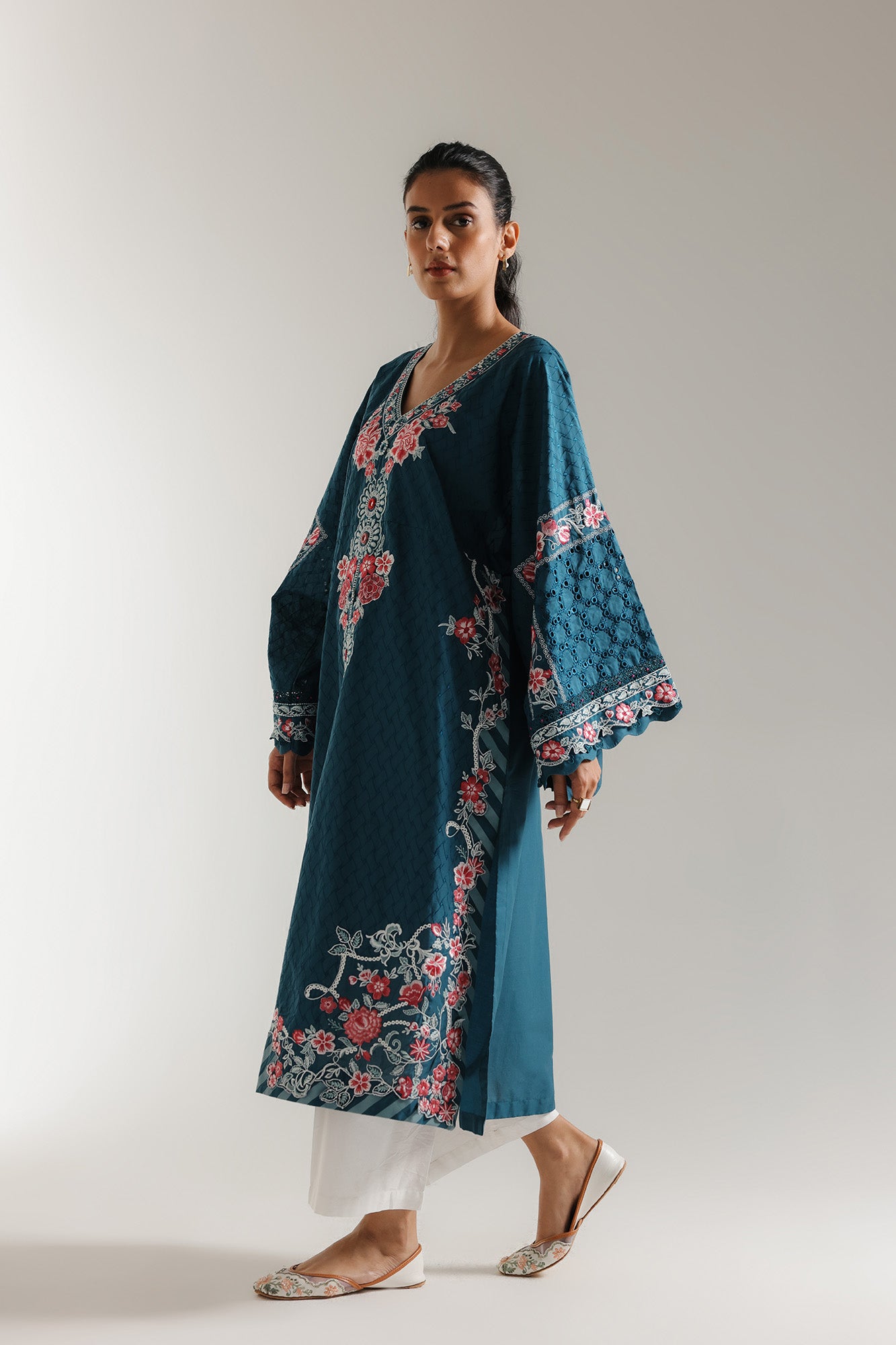 EMBROIDERED  SHIRT (E3237/103/602)