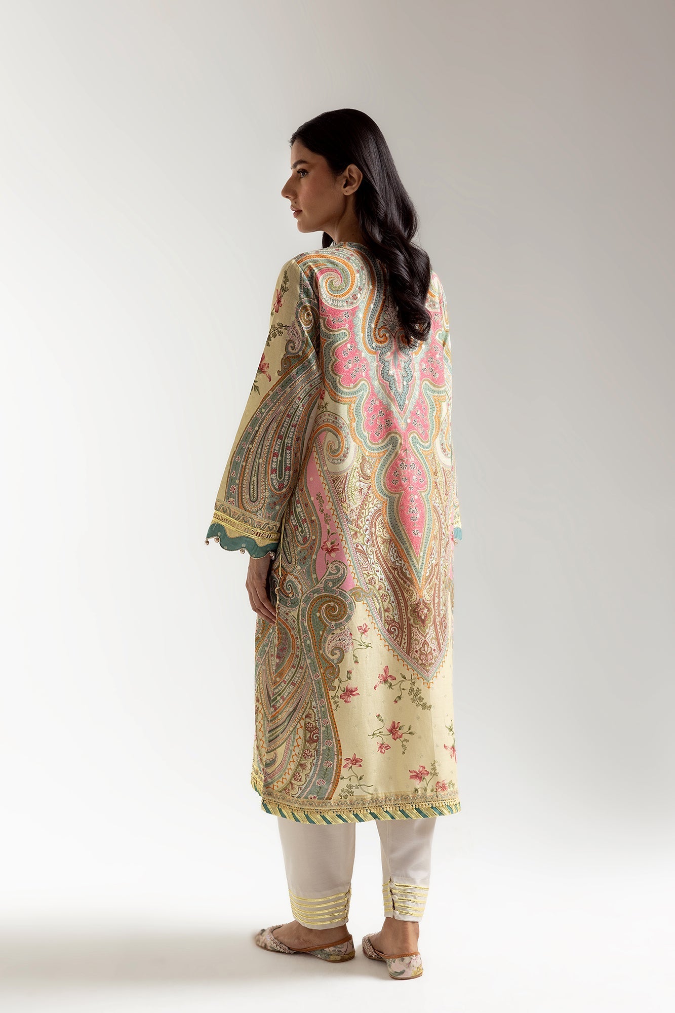 EMBROIDERED SUIT (E103/114/3247)