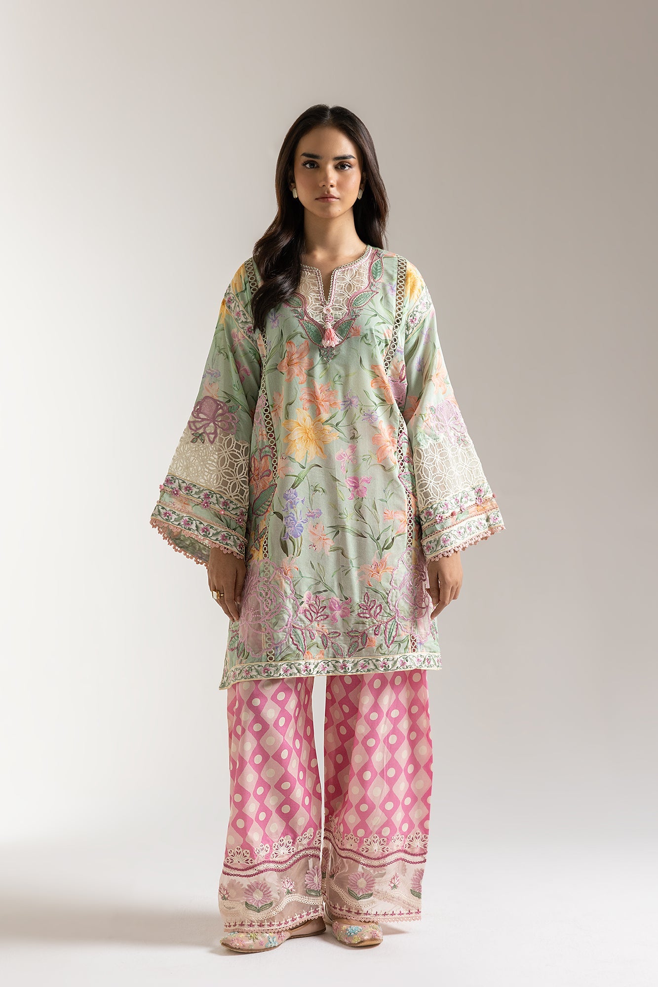 EMBROIDERED SUIT (E103/130/3262)