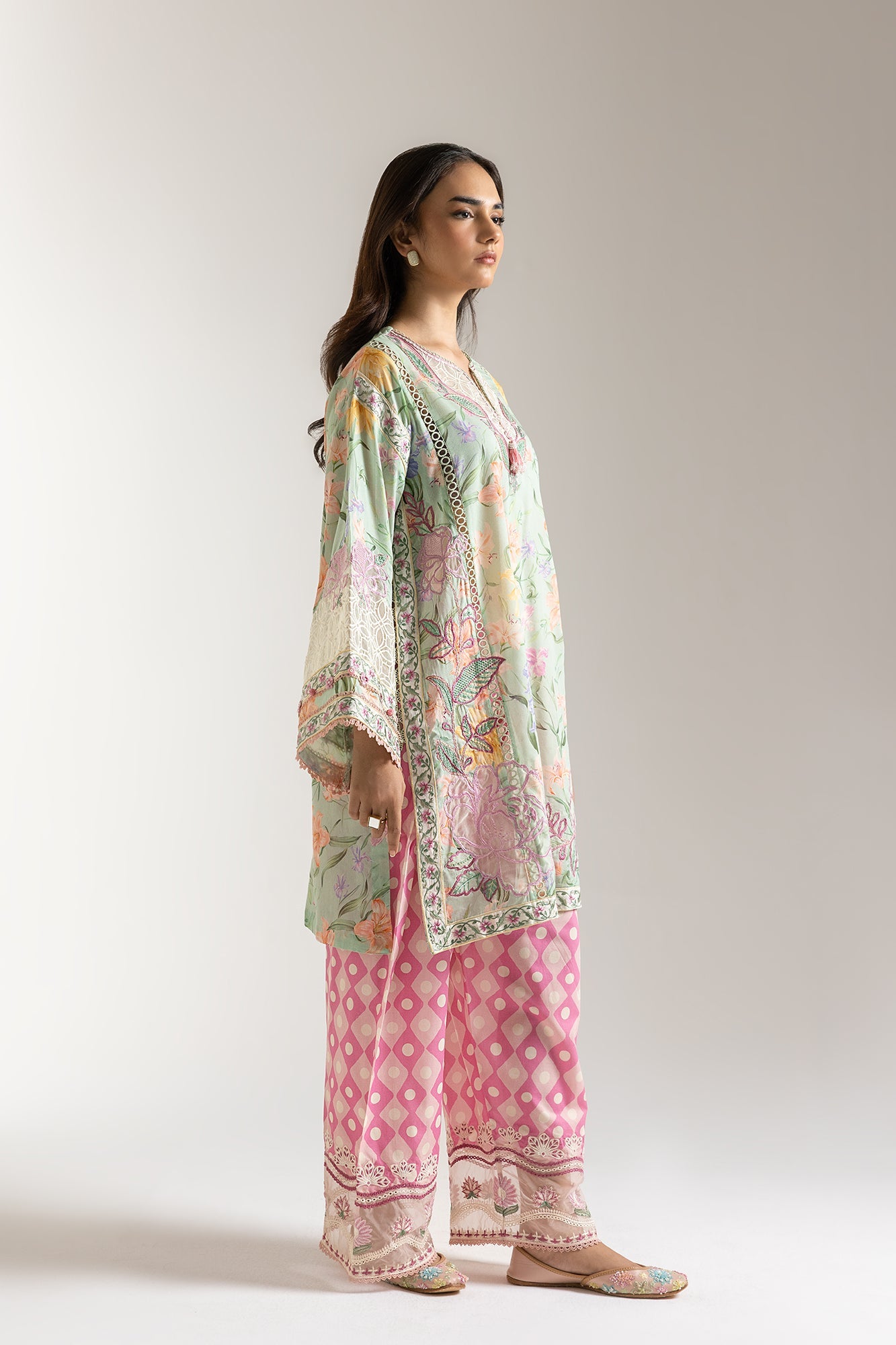 EMBROIDERED SUIT (E103/130/3262)