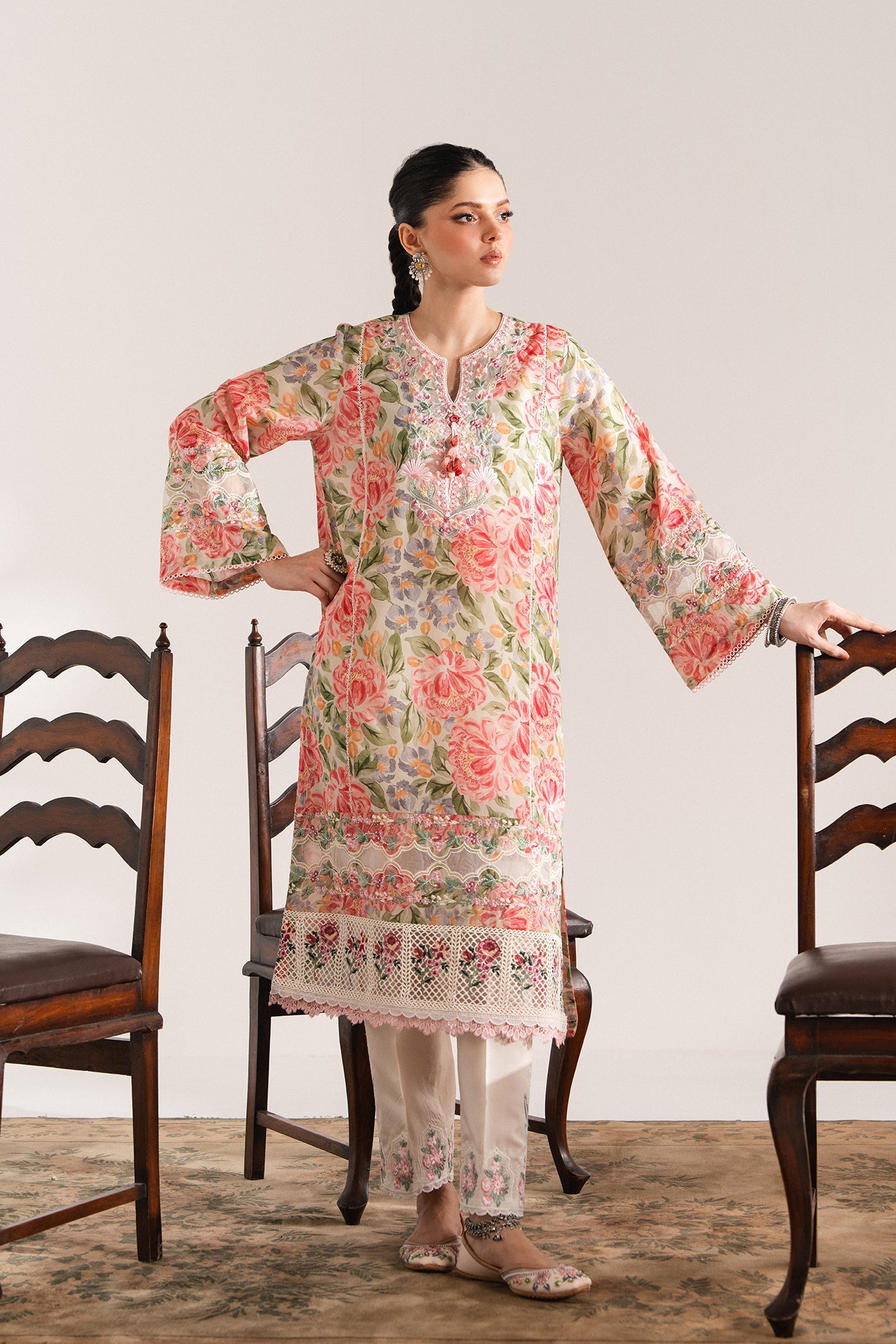 EMBROIDERED SUIT (E103/130/3265)