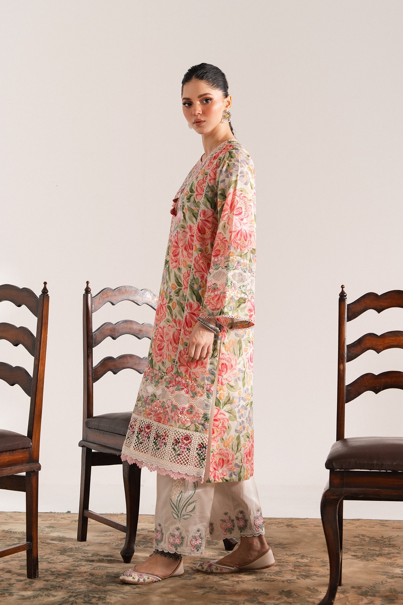 EMBROIDERED SUIT (E103/130/3265)