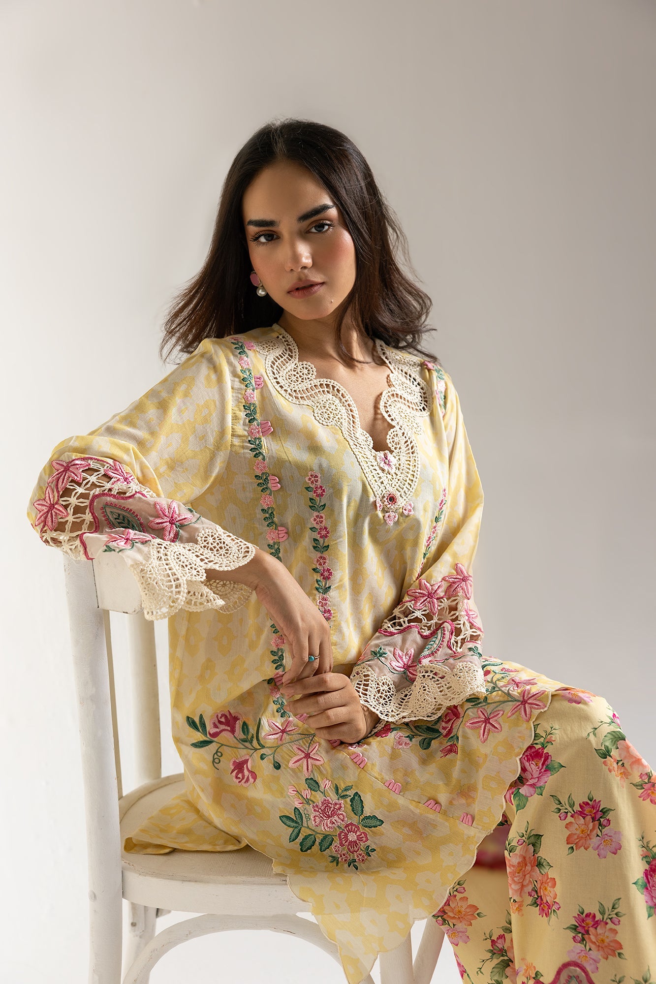 EMBROIDERED SUIT (E103/101/3266)