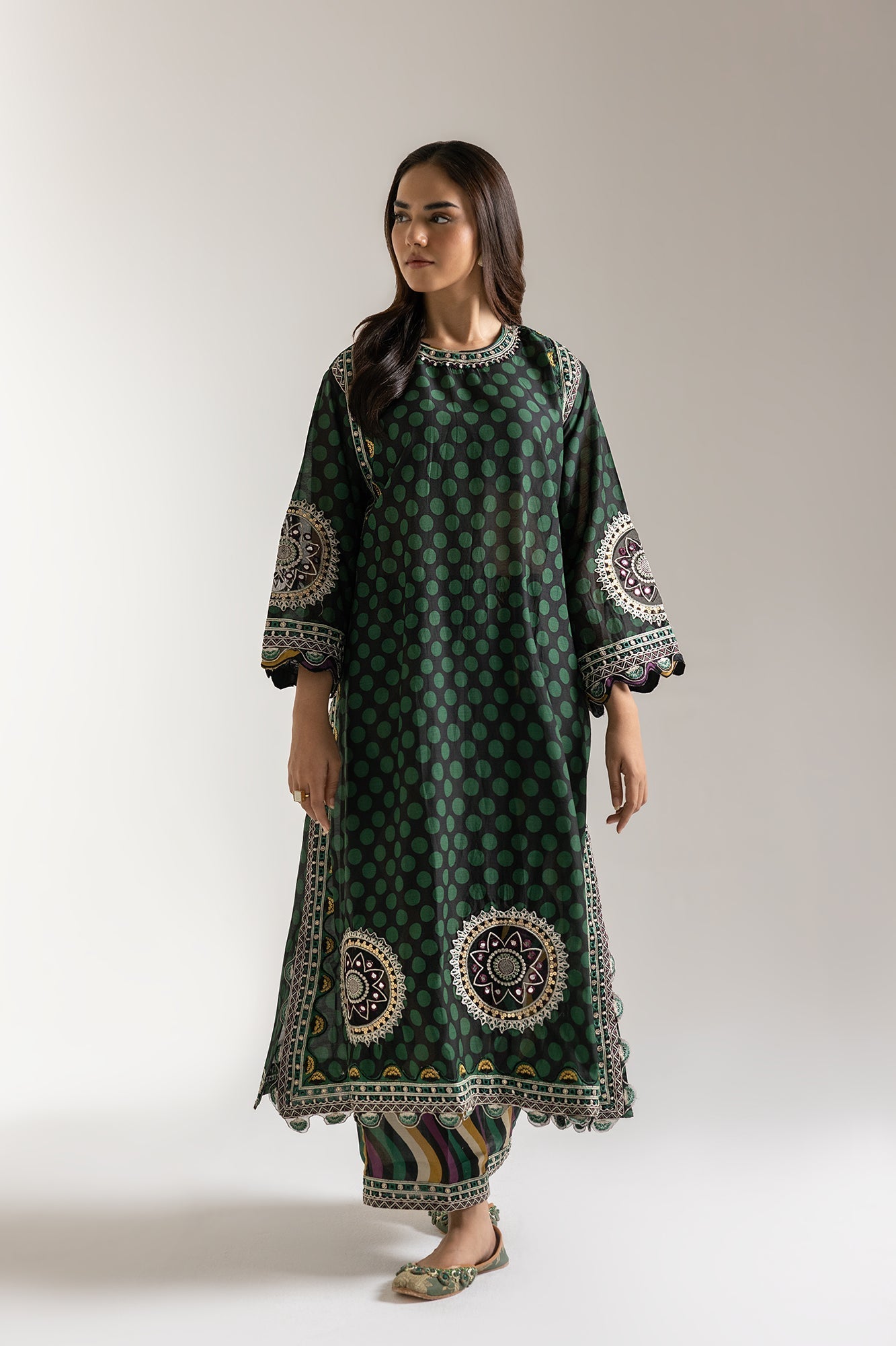 EMBROIDERED SUIT (E103/708/3273)