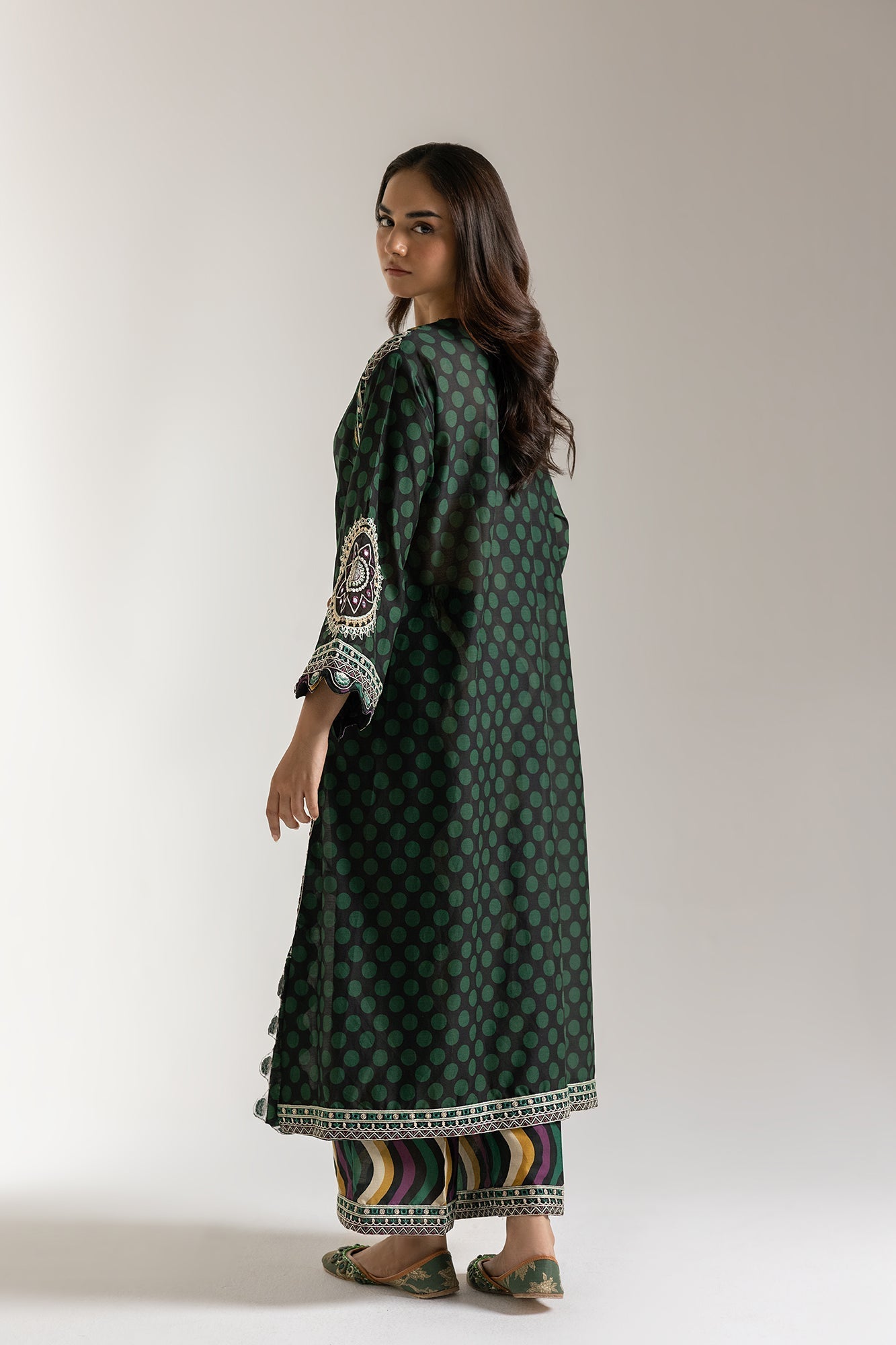 EMBROIDERED SUIT (E103/708/3273)
