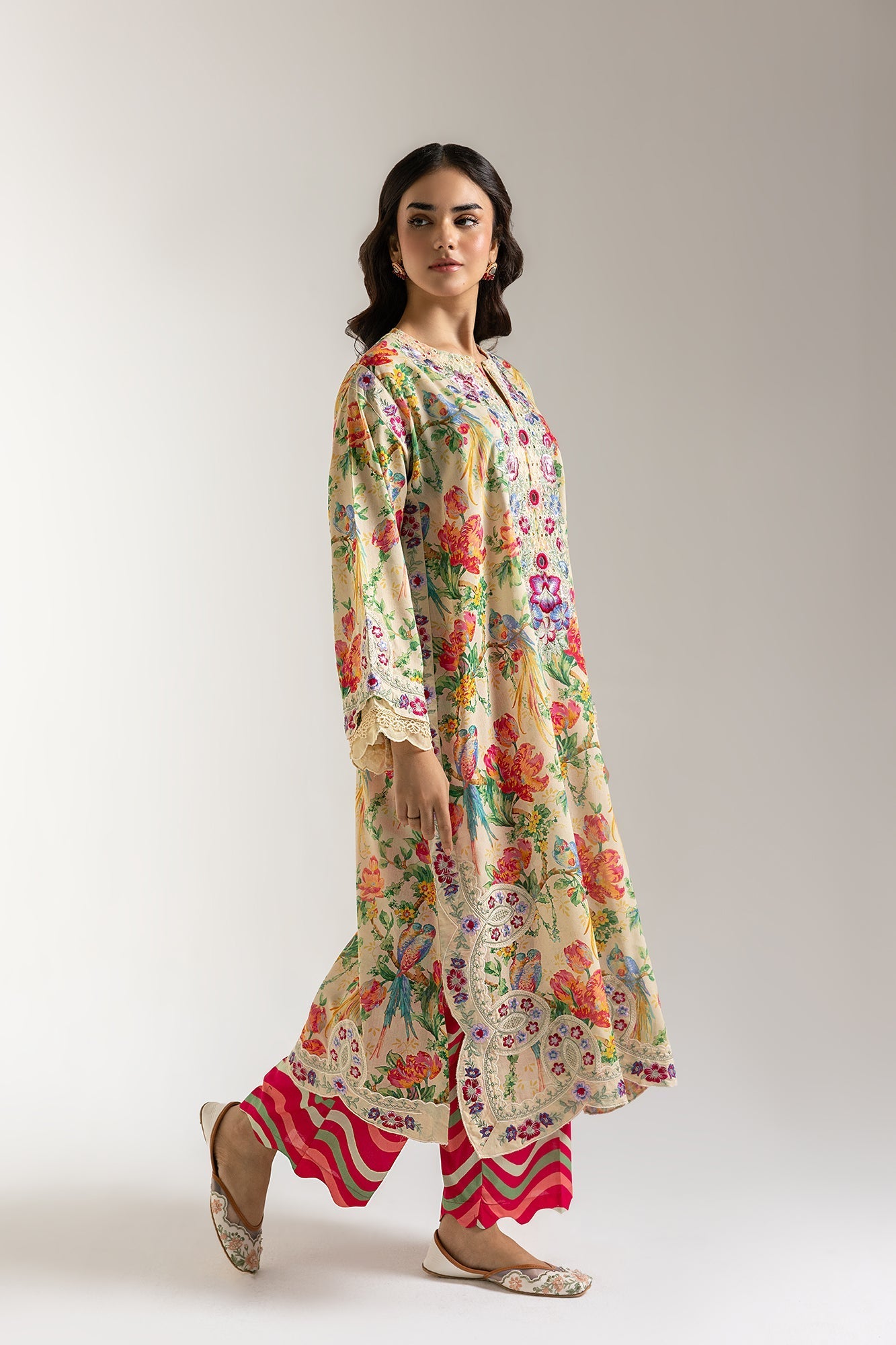 EMBROIDERED SUIT (E103/101/3276)