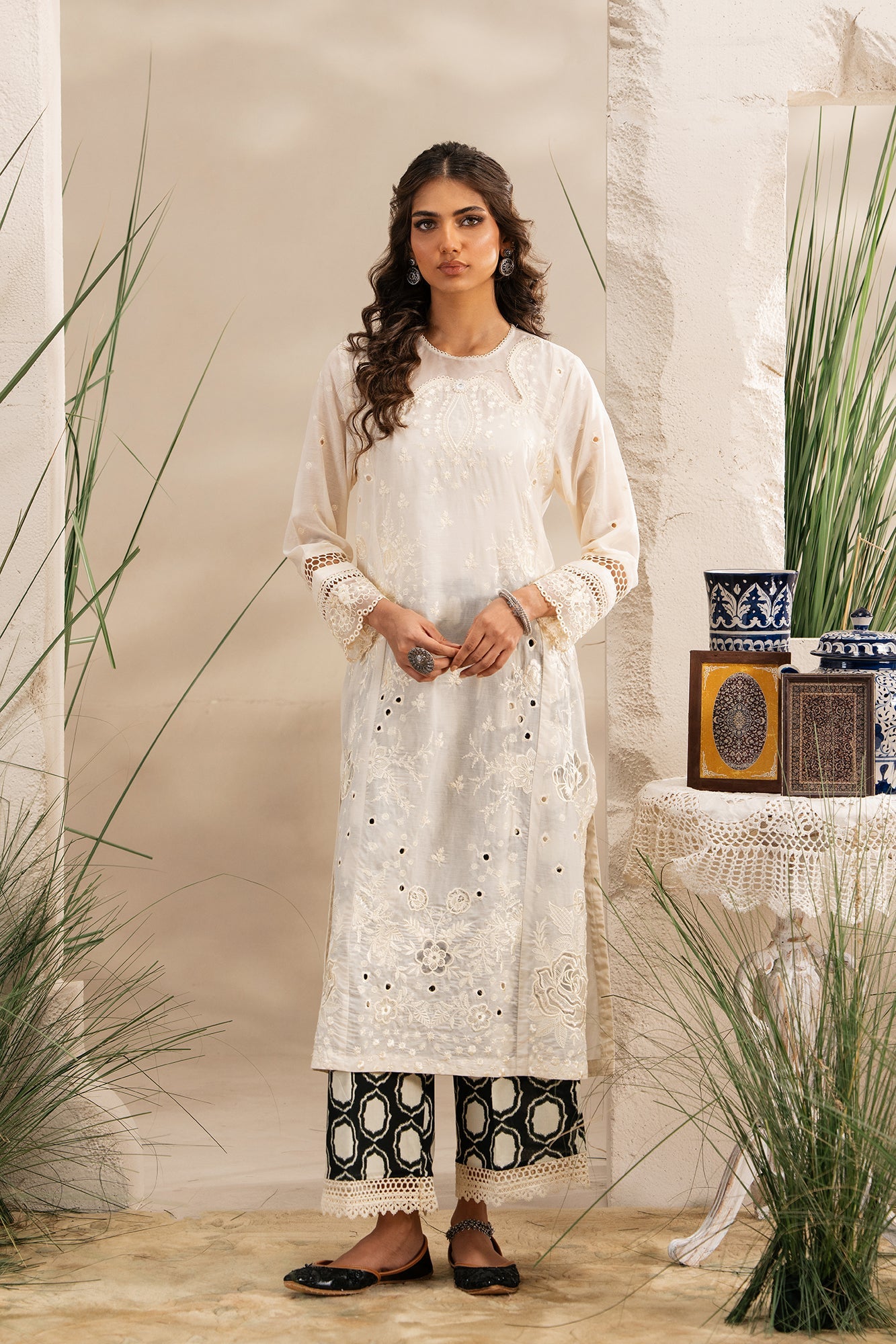 EMBROIDERED SUIT (E103/002/3278)