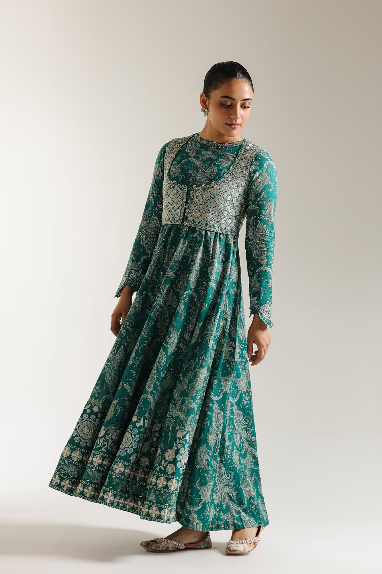 EMBROIDERED PISHWAS (E103/708/3282)
