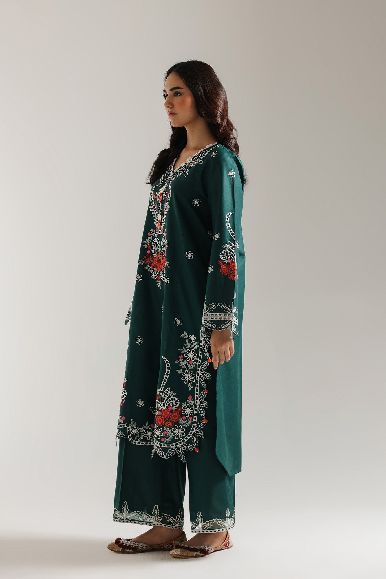 EMBROIDERED SUIT (E103/708/3286)