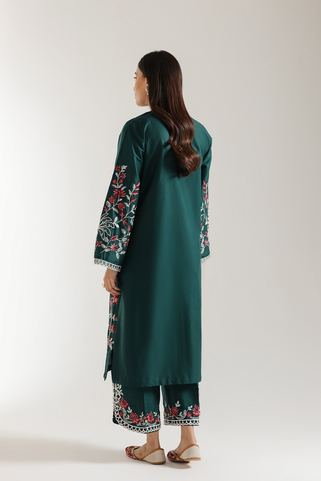 EMBROIDERED SUIT (E103/705/3287)