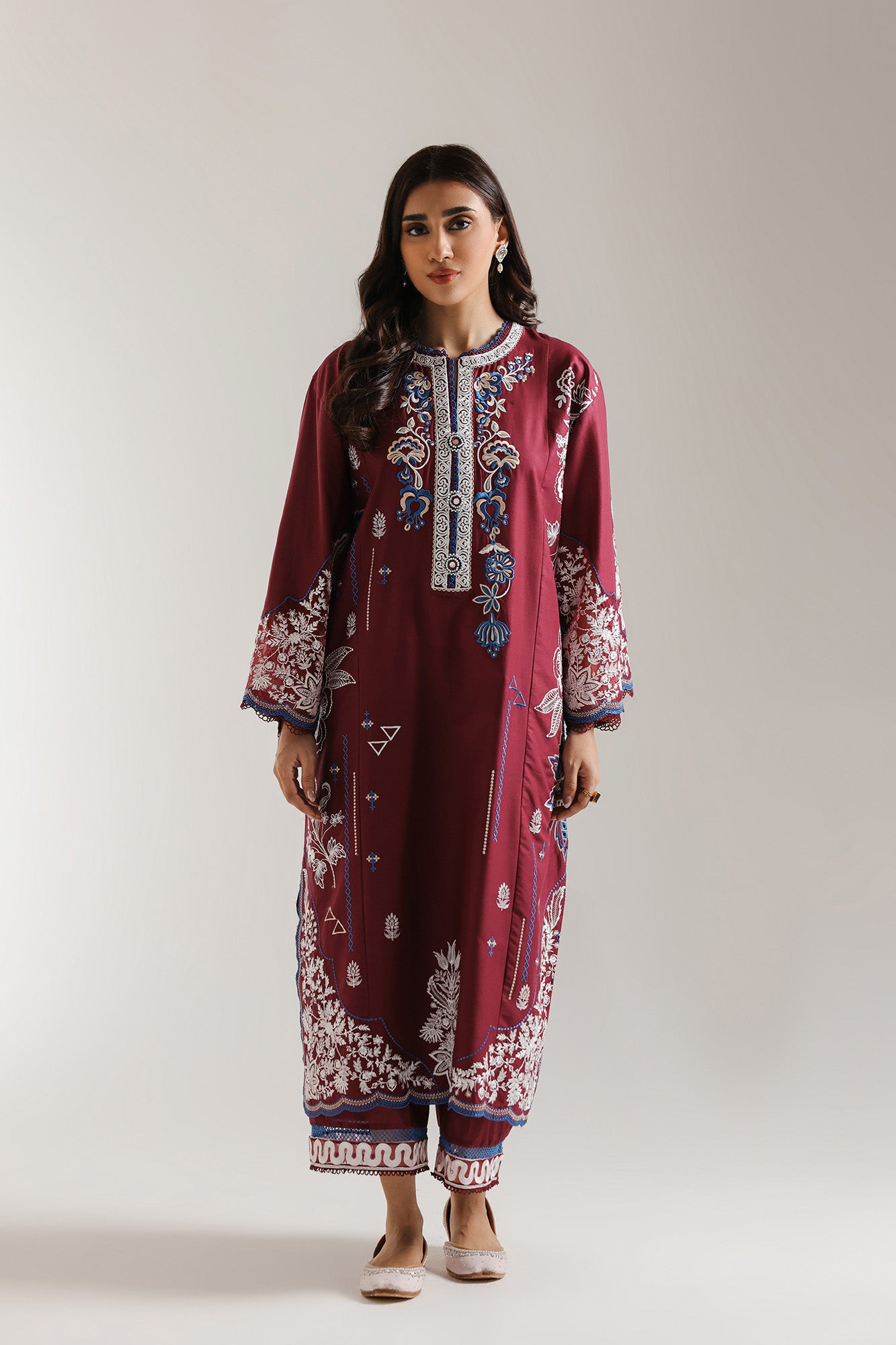 EMBROIDERED SUIT (E103/523/3289)