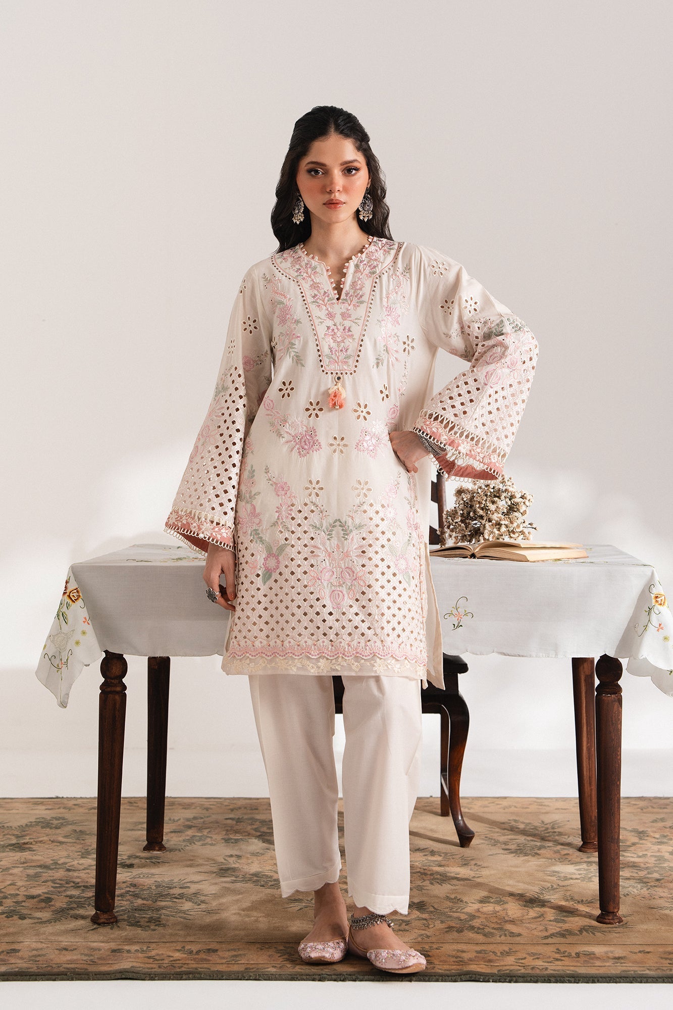 EMBROIDERED SUIT (E103/003/3291)
