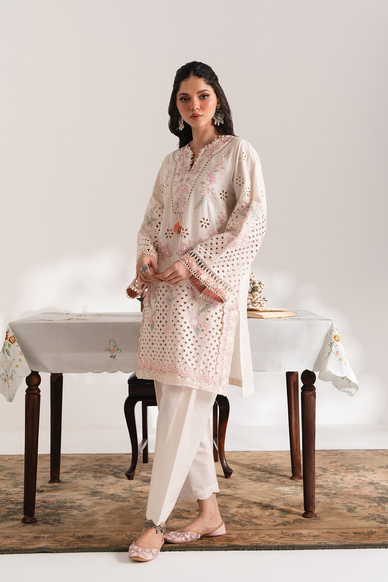 EMBROIDERED SUIT (E103/003/3291)