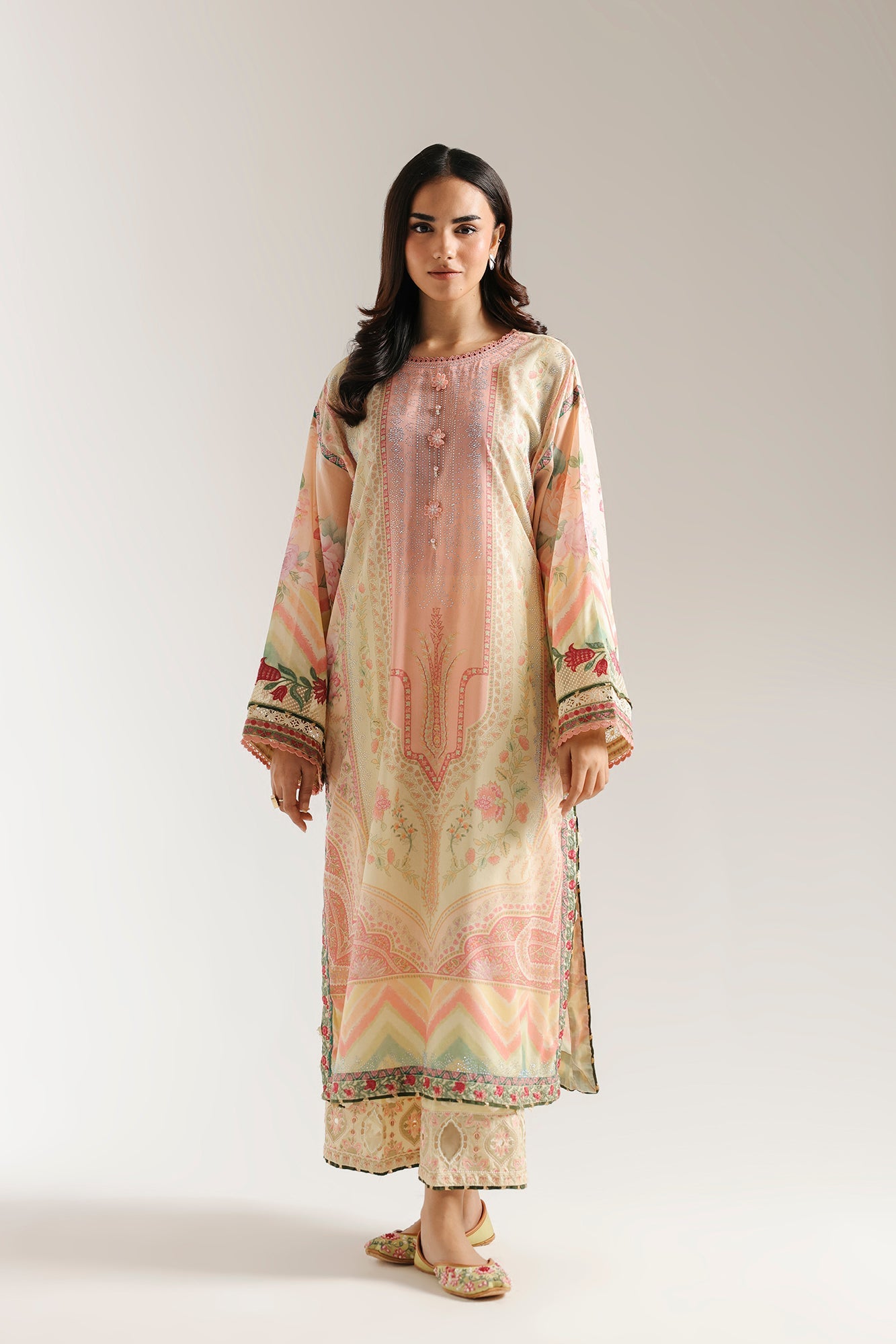 EMBROIDERED SUIT (E103/110/3294)
