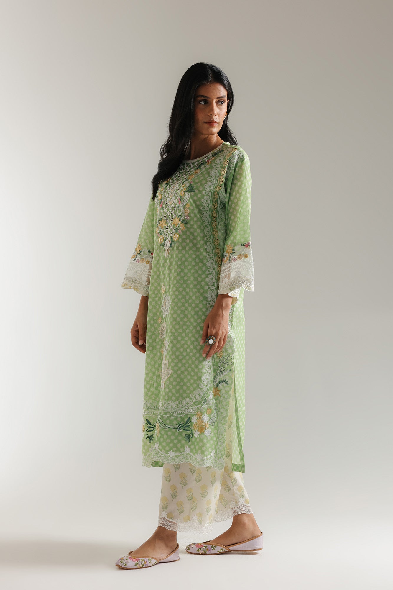 EMBROIDERED SUIT (E103/710/3299)
