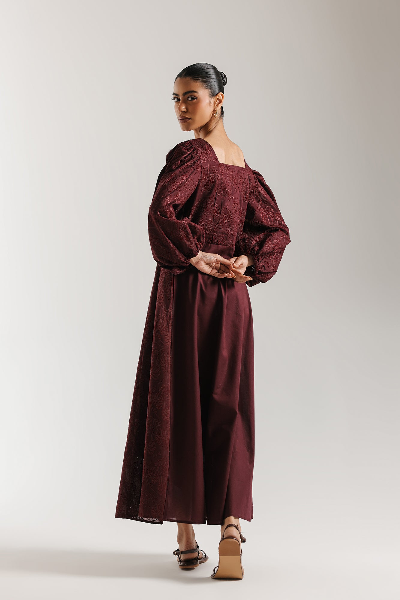 DRESS (E3300/108/415)
