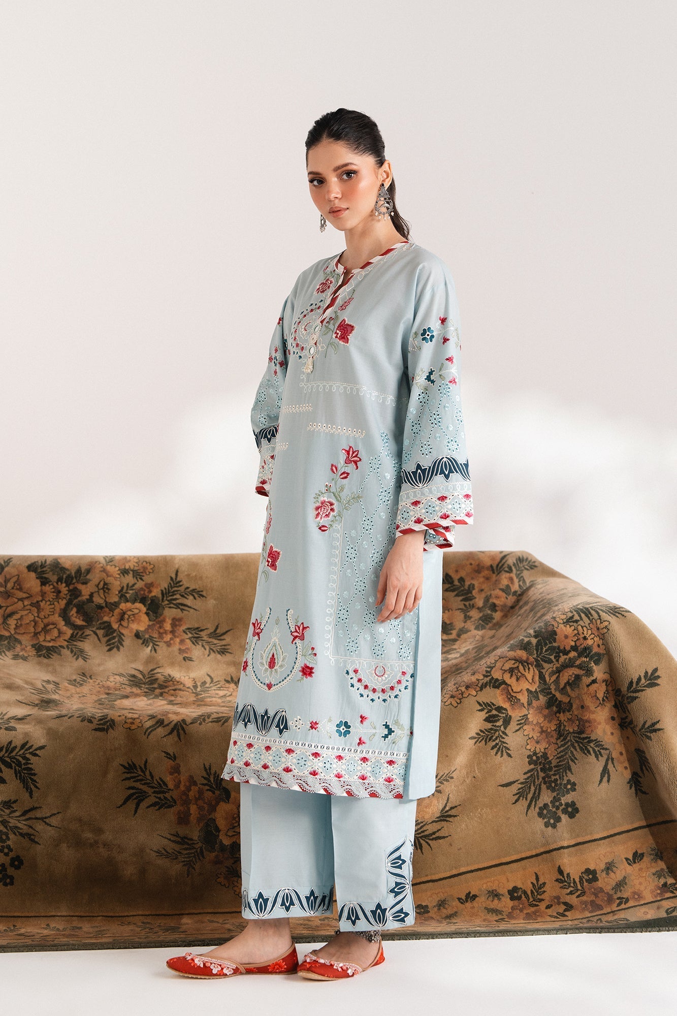 EMBROIDERED SUIT (E103/617/3317)
