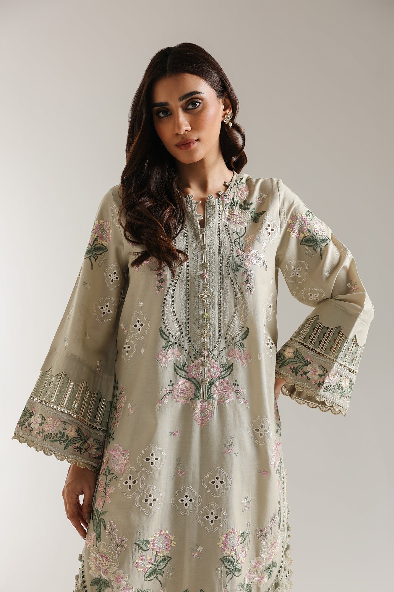 EMBROIDERED SUIT (E103/130/3318)