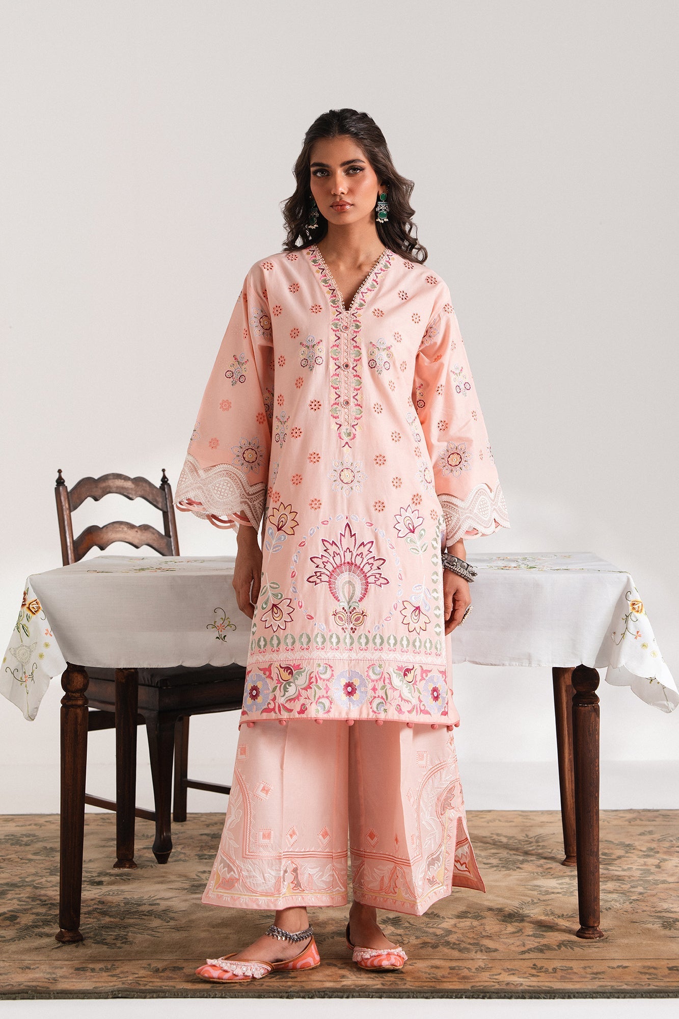 EMBROIDERED SUIT (E103/315/3319)