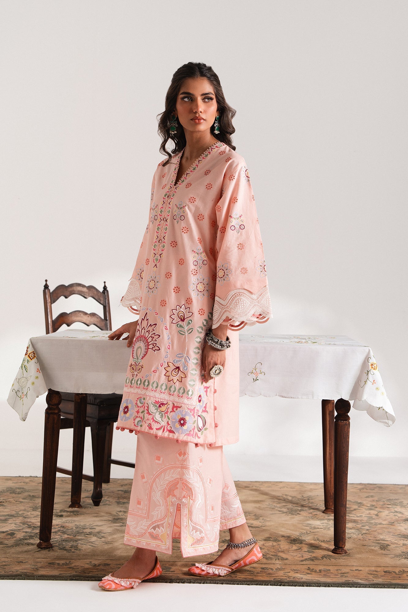 EMBROIDERED SUIT (E103/315/3319)