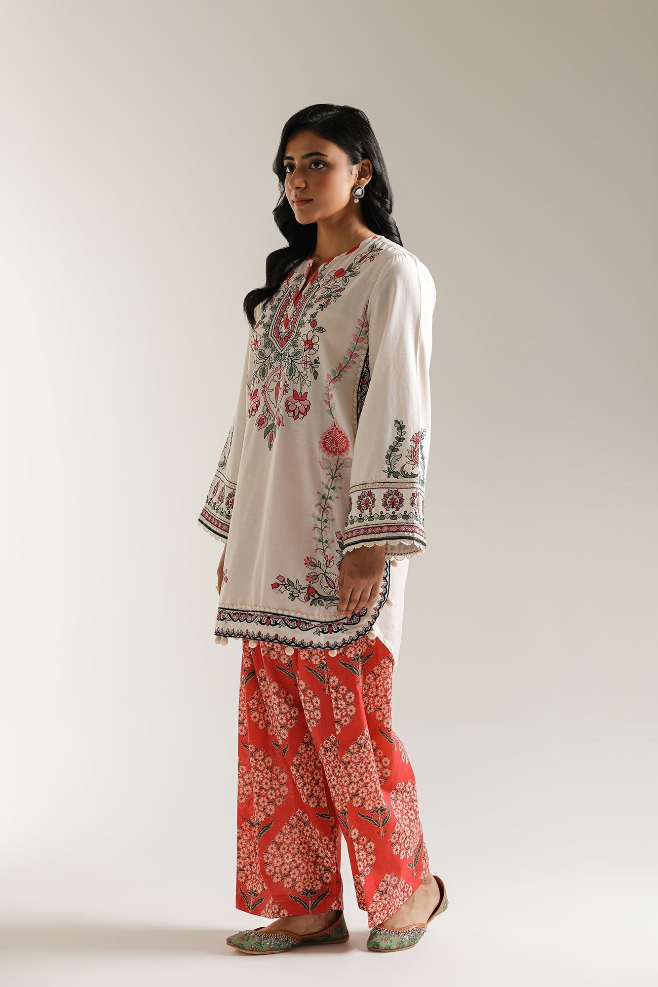EMBROIDERED SUIT (E103/005/3331)