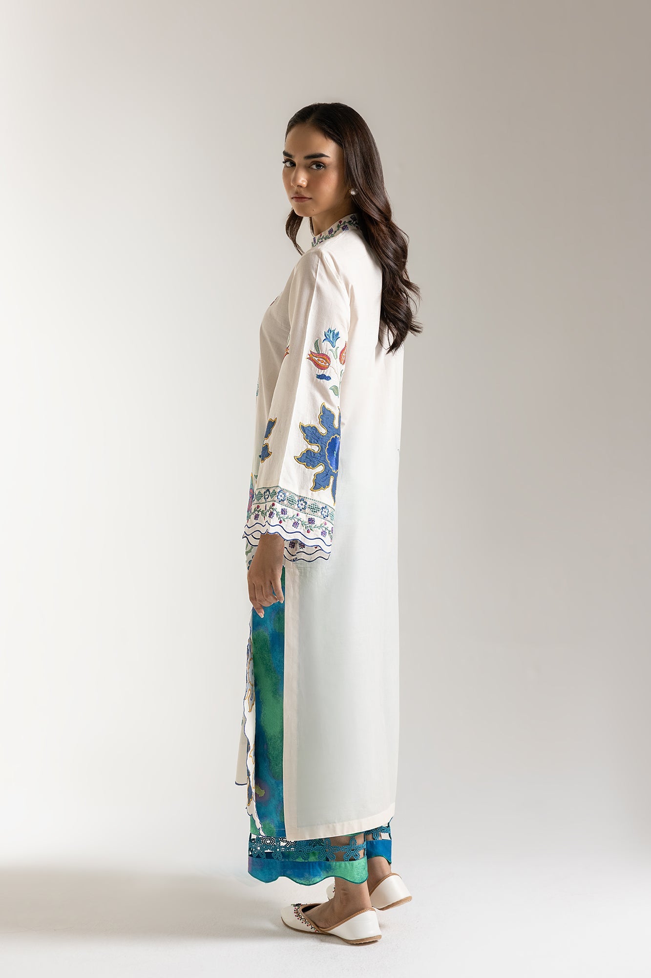 EMBROIDERED SUIT (E103/003/3334)