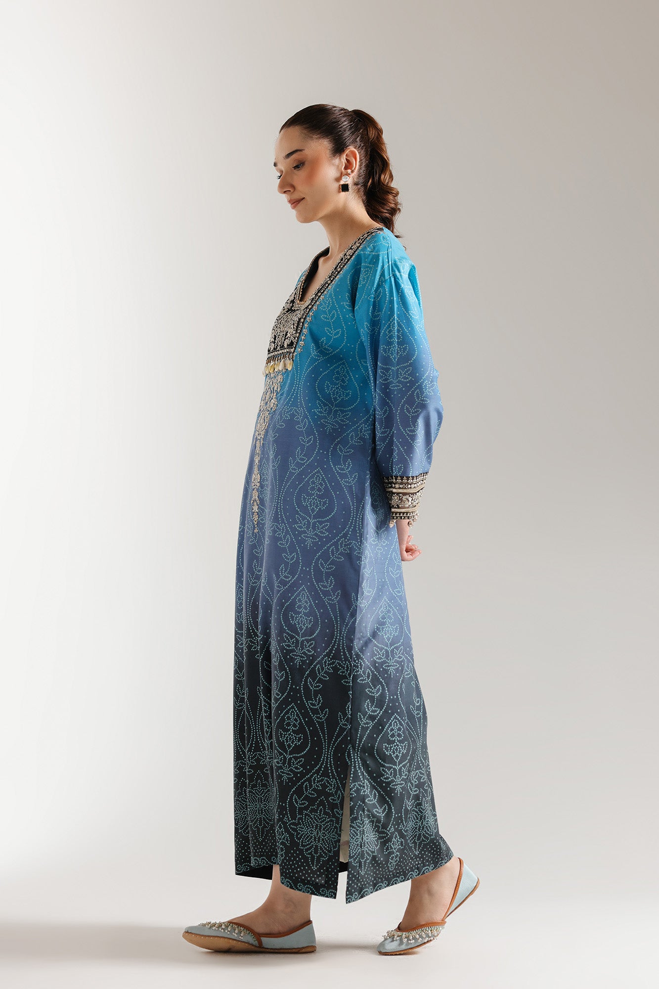 EMBROIDERED TOP (E3350/103/605)