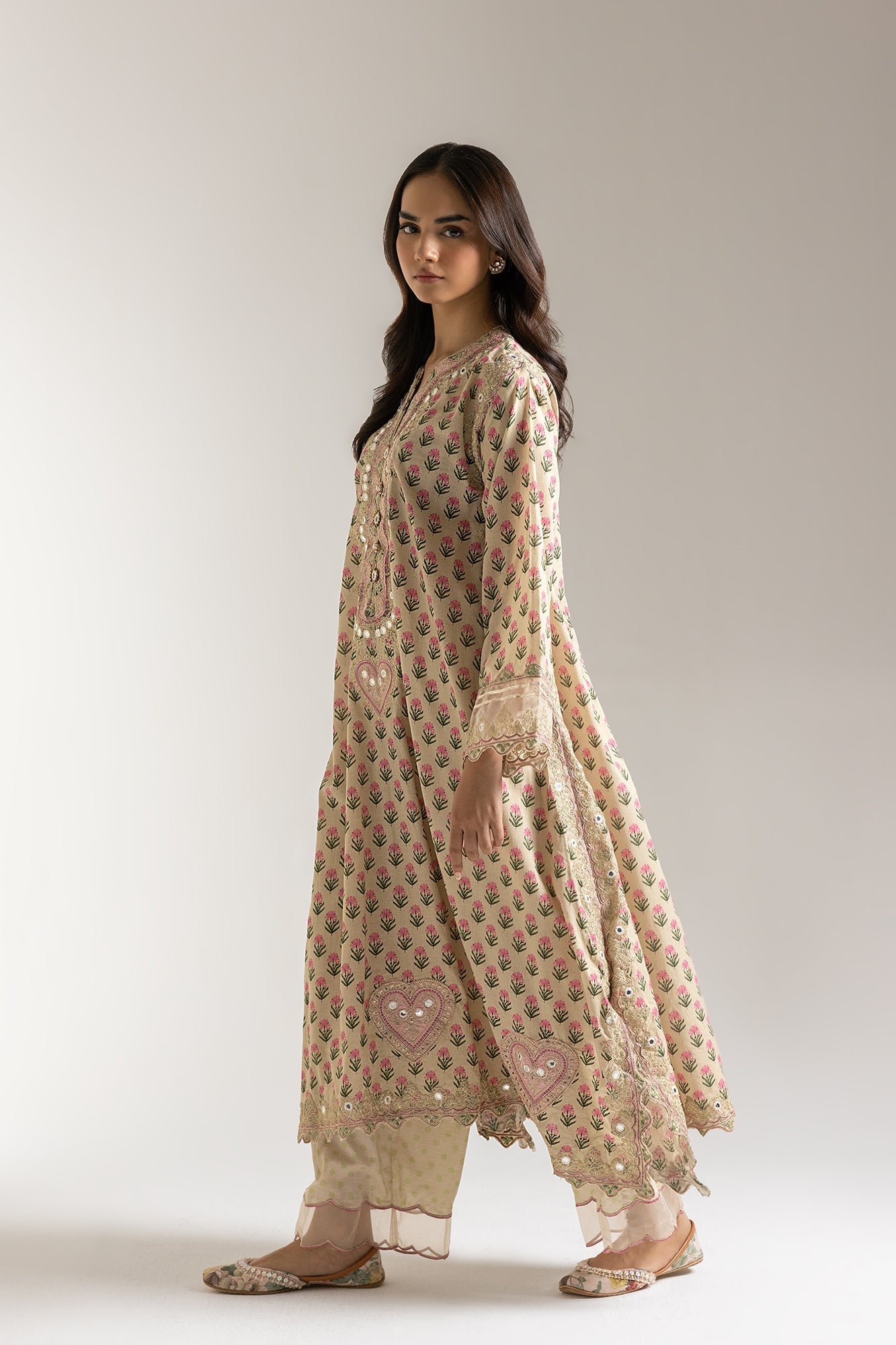 EMBROIDERED SUIT (E103/004/3366)