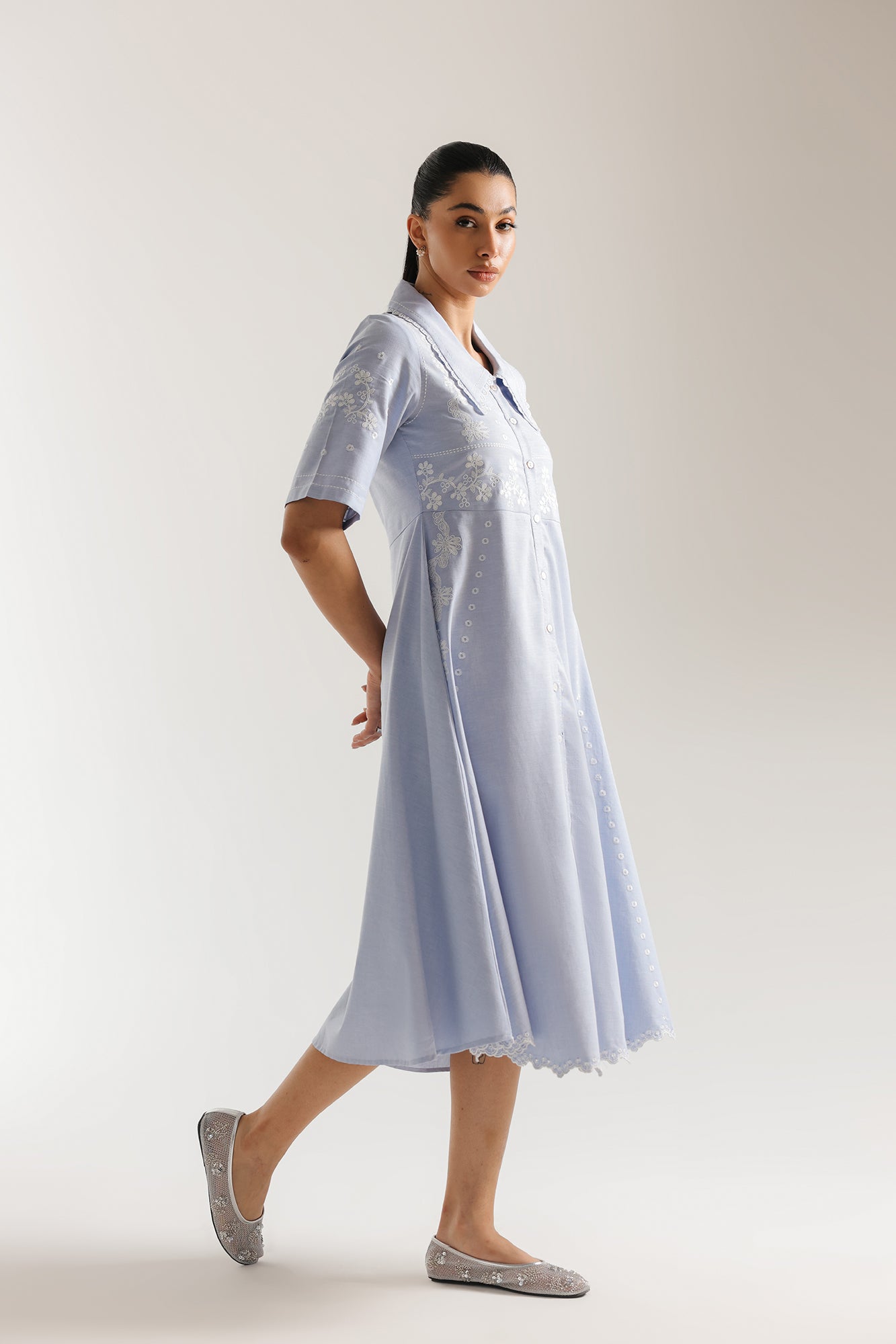 EMBROIDERED DRESS (E3366/108/635)