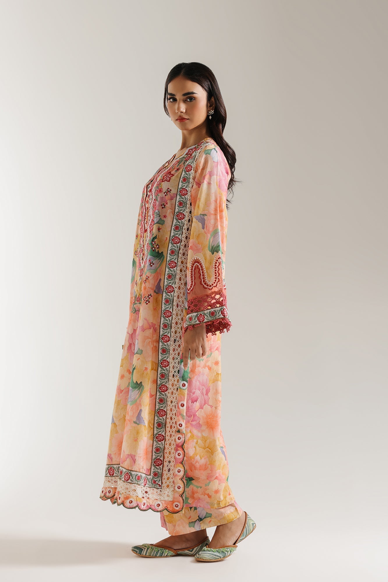 EMBROIDERED SUIT (E103/215/3371)