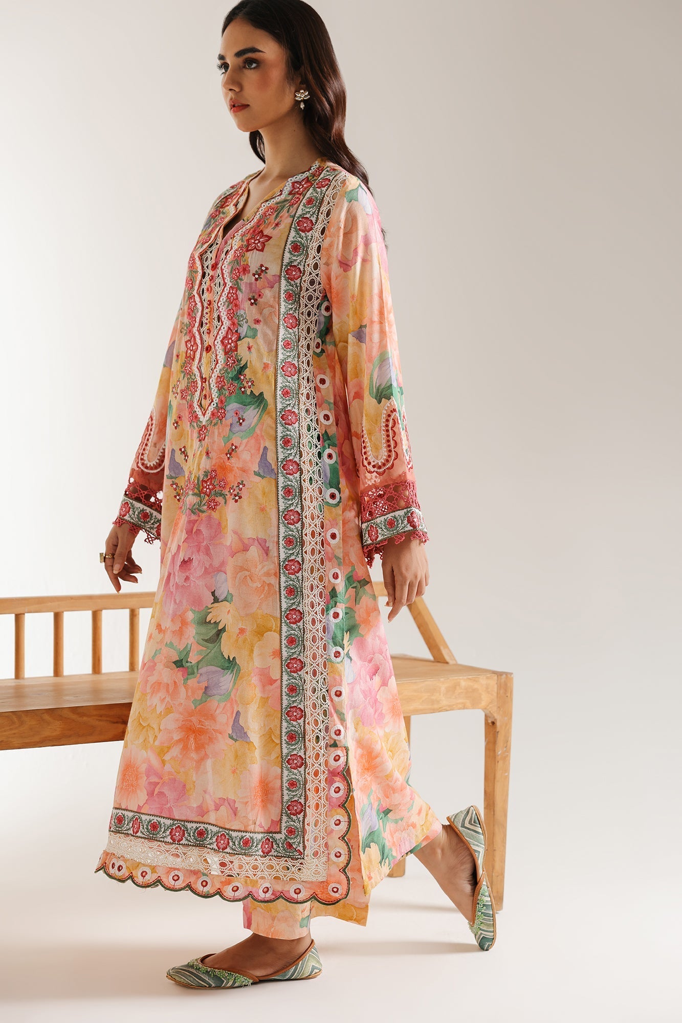 EMBROIDERED SUIT (E103/215/3371)