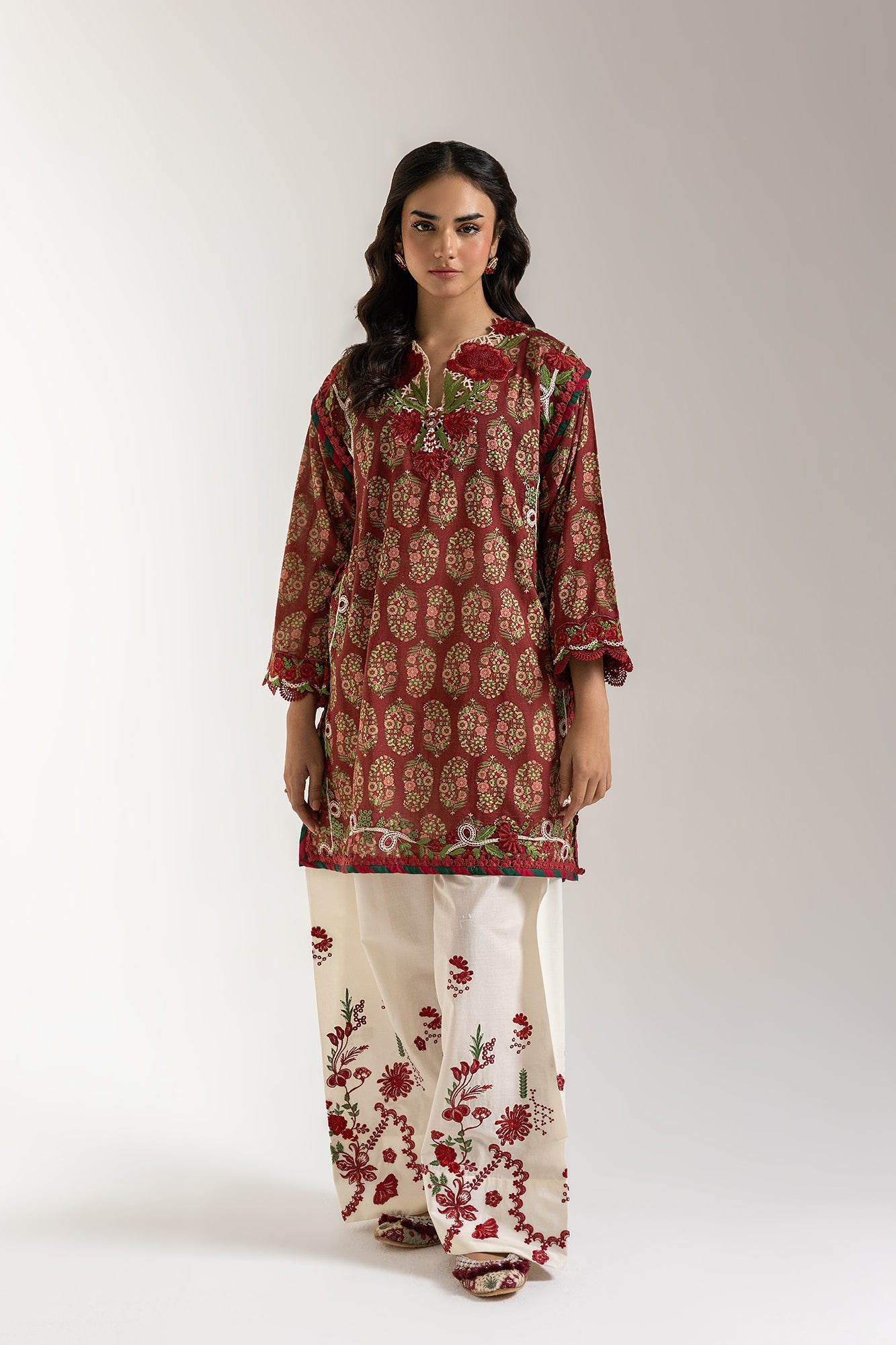 EMBROIDERED SUIT (E103/415/3377)