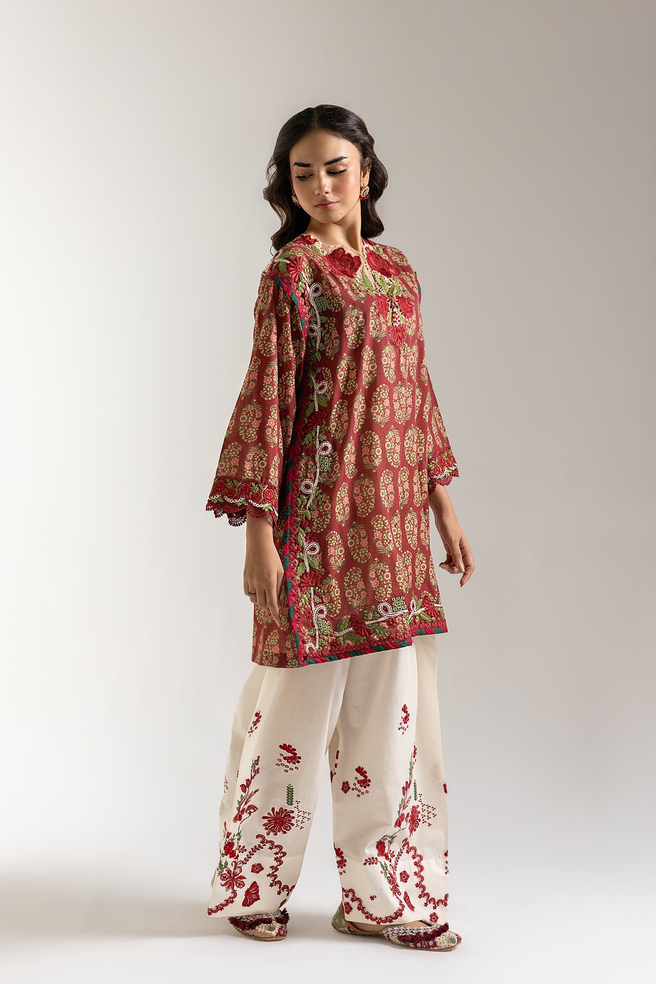 EMBROIDERED SUIT (E103/415/3377)