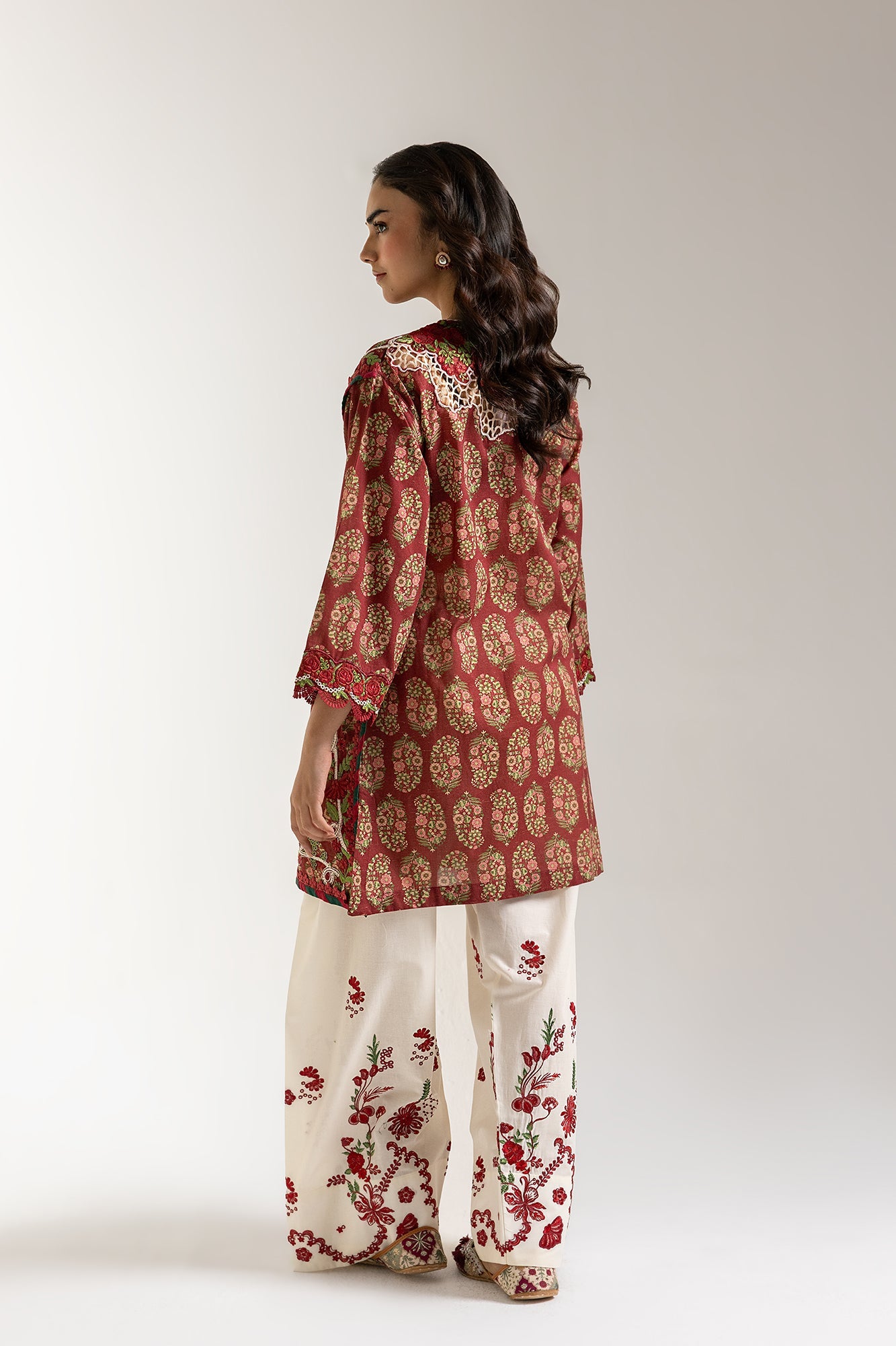 EMBROIDERED SUIT (E103/415/3377)