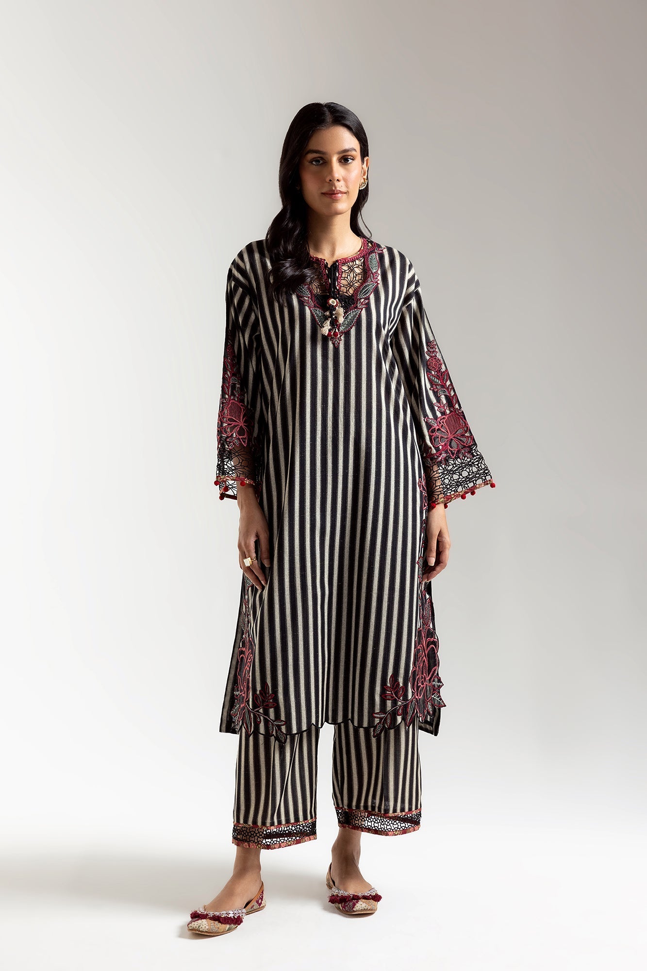 EMBROIDERED SUIT (E103/901/3379)