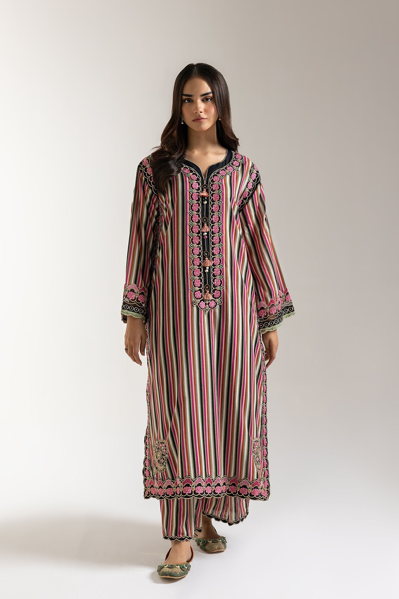 EMBROIDERED SUIT (E103/127/3380)