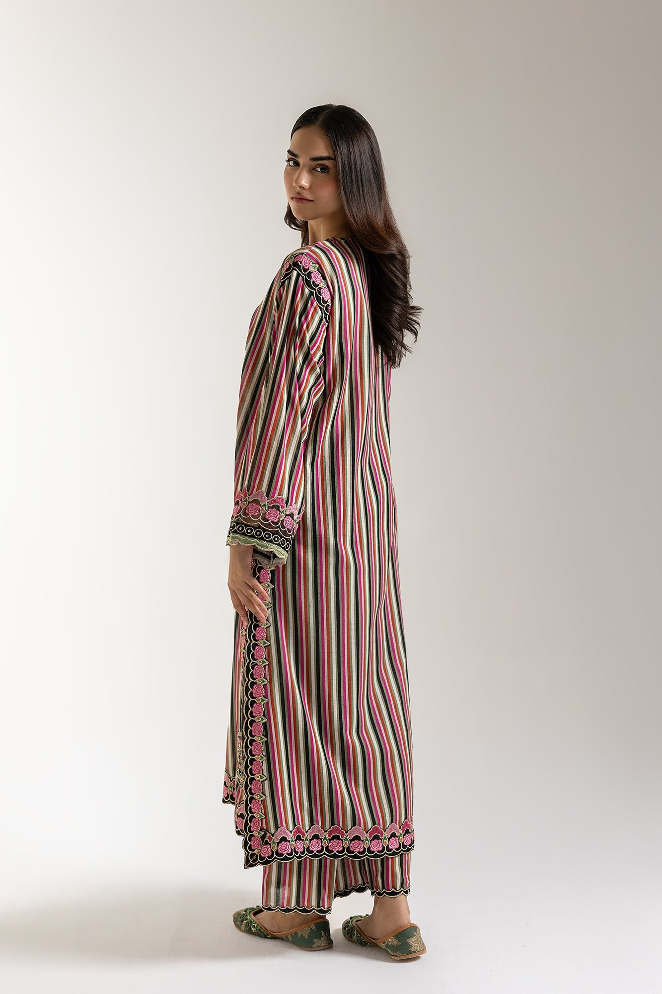 EMBROIDERED SUIT (E103/127/3380)