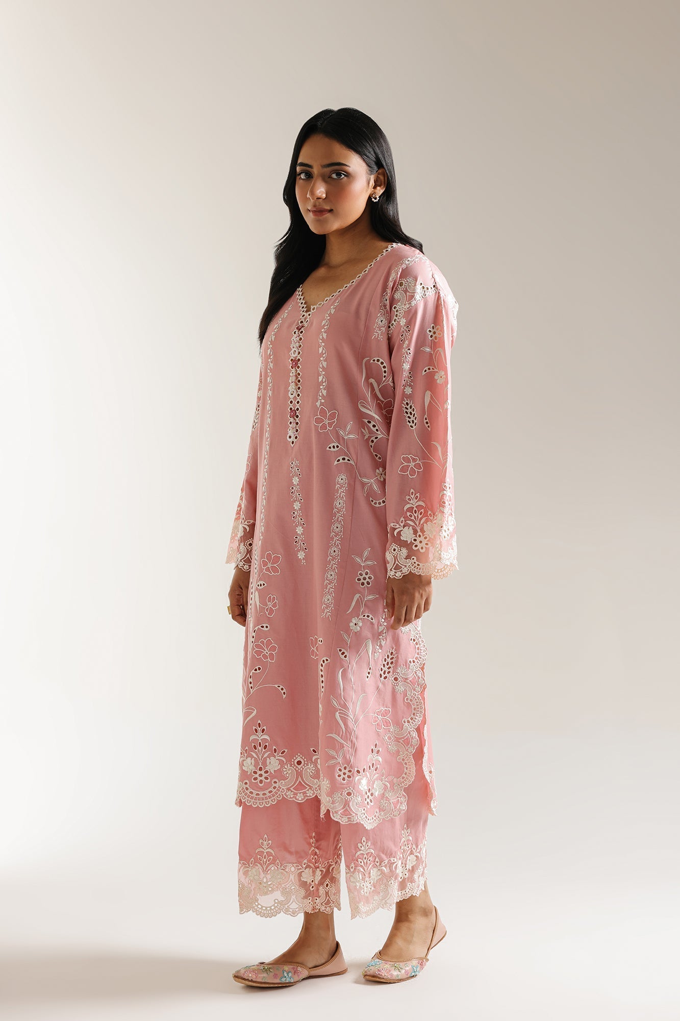EMBROIDERED SUIT (E103/425/3381)